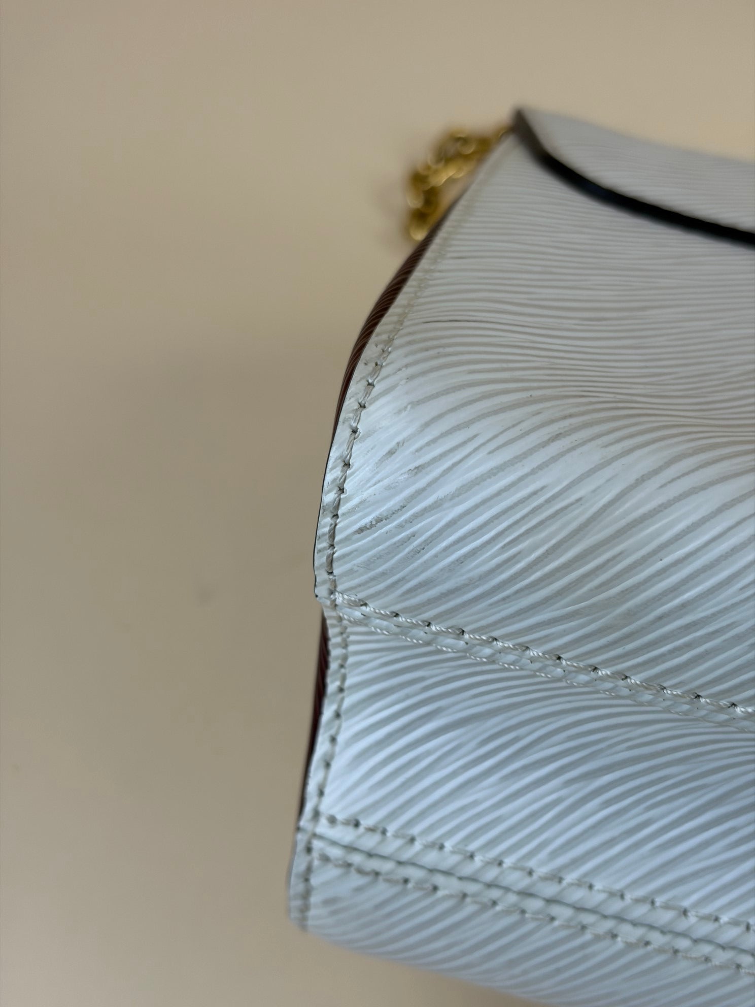 Louis Vuitton Twist epi leather MM Bag