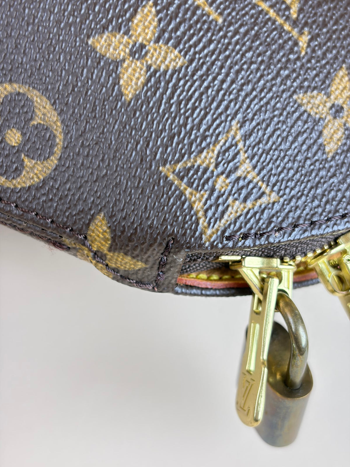 Louis Vuitton Brown Monogram ellipse pm