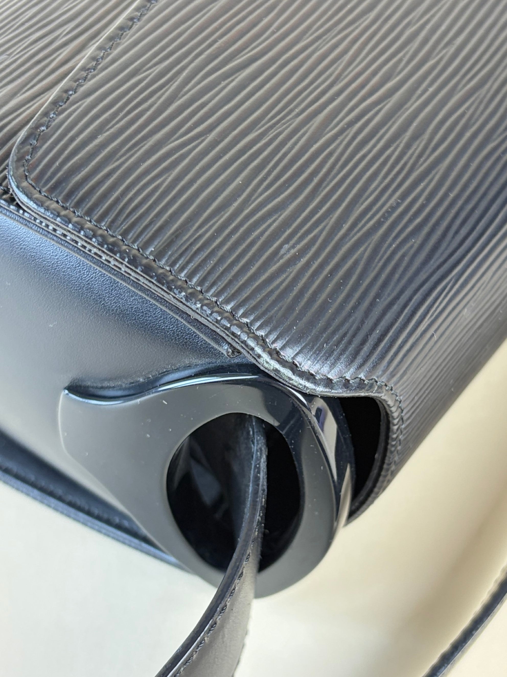 louis Vuitton black epi leather nocturne pm