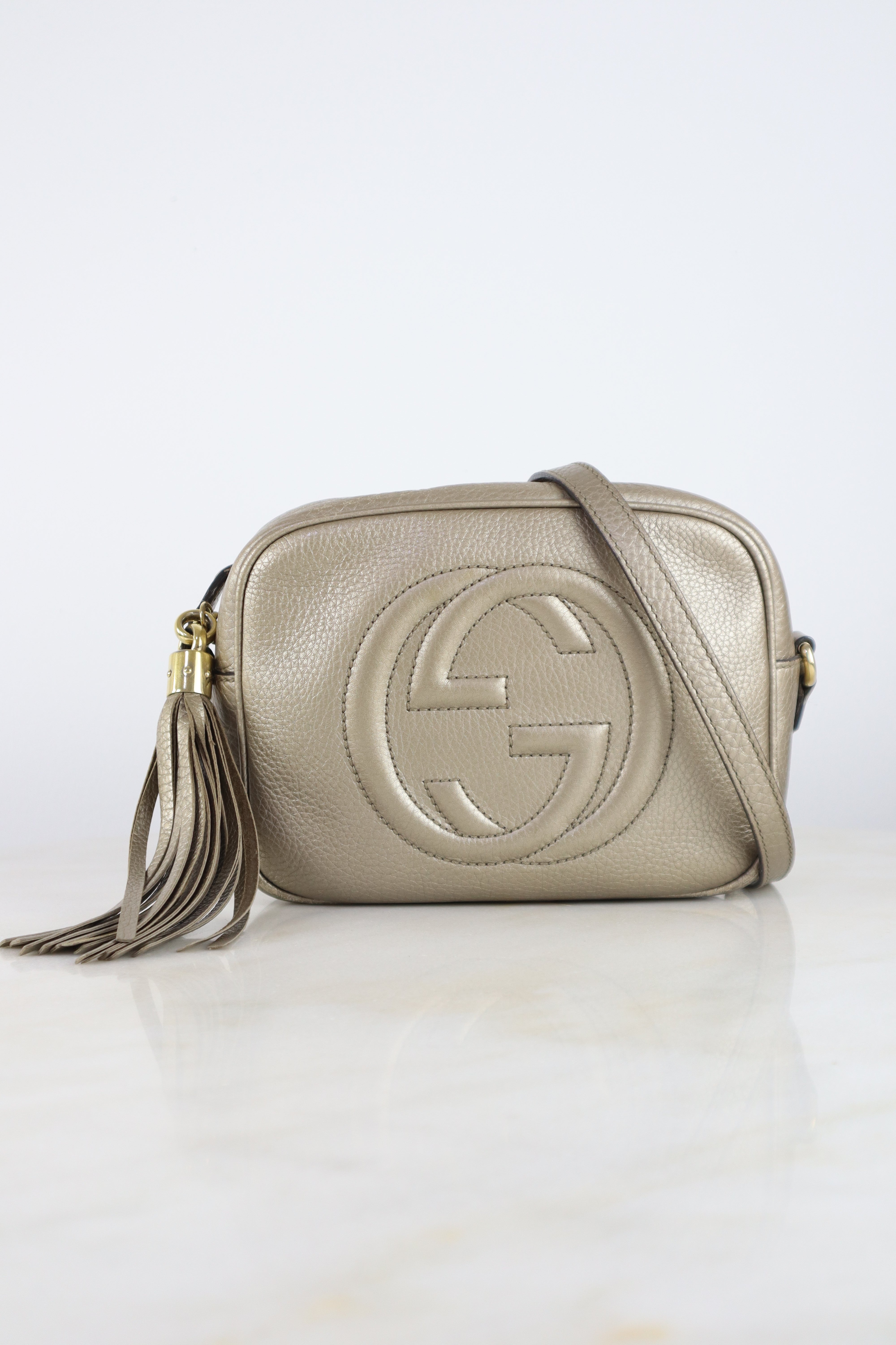 Gucci Metallic Pebbled Small Soho Camera Crossbody Bag