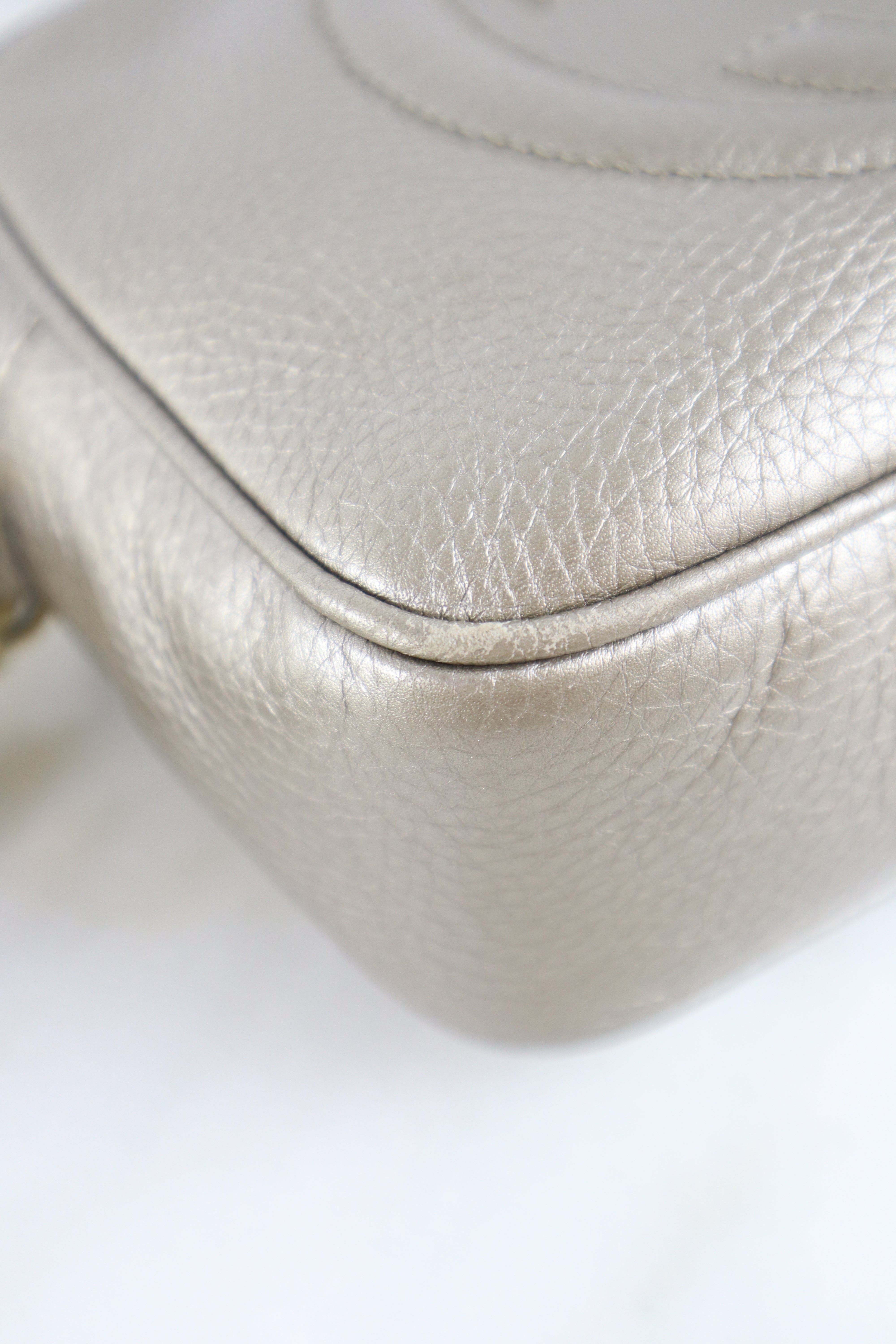 Gucci Metallic Pebbled Small Soho Camera Crossbody Bag