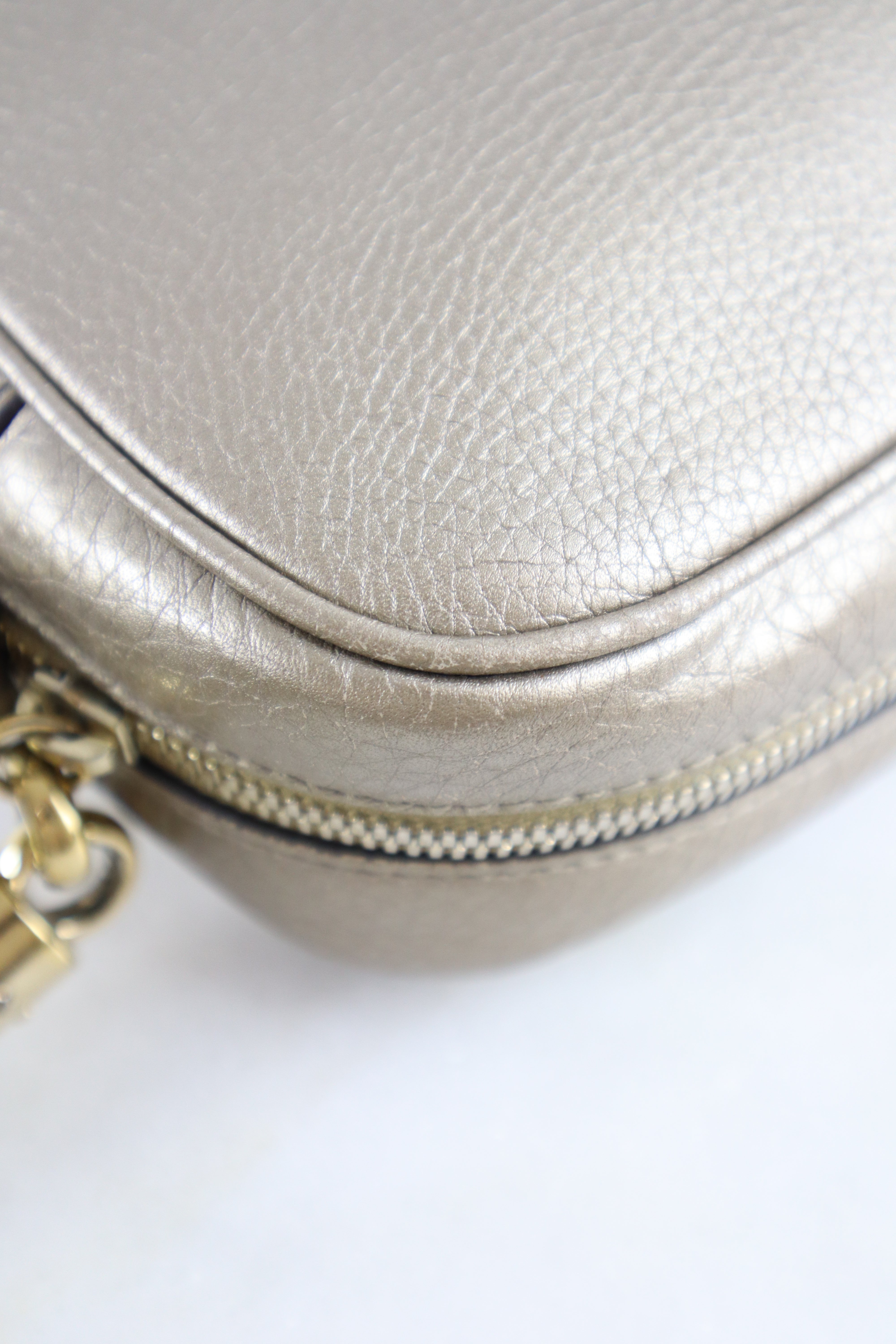 Gucci Metallic Pebbled Small Soho Camera Crossbody Bag