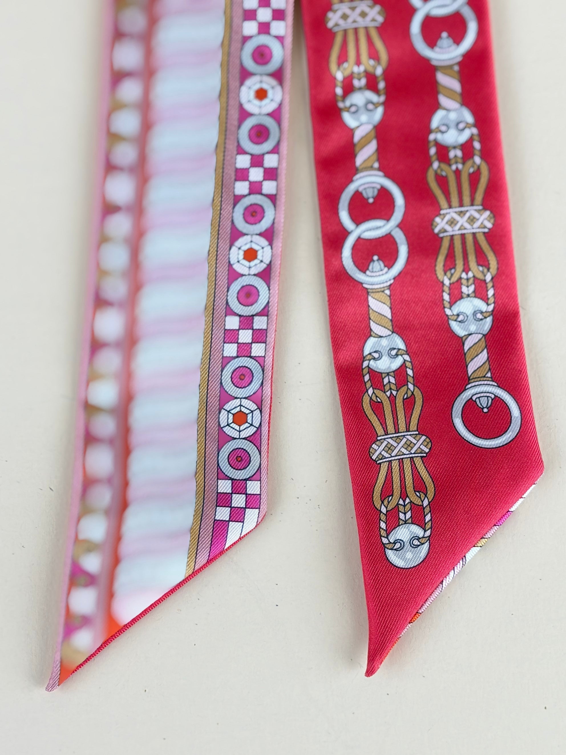 Hermes Red Harnais en Rosac with Pattern of Horse Bits Silk Twilly