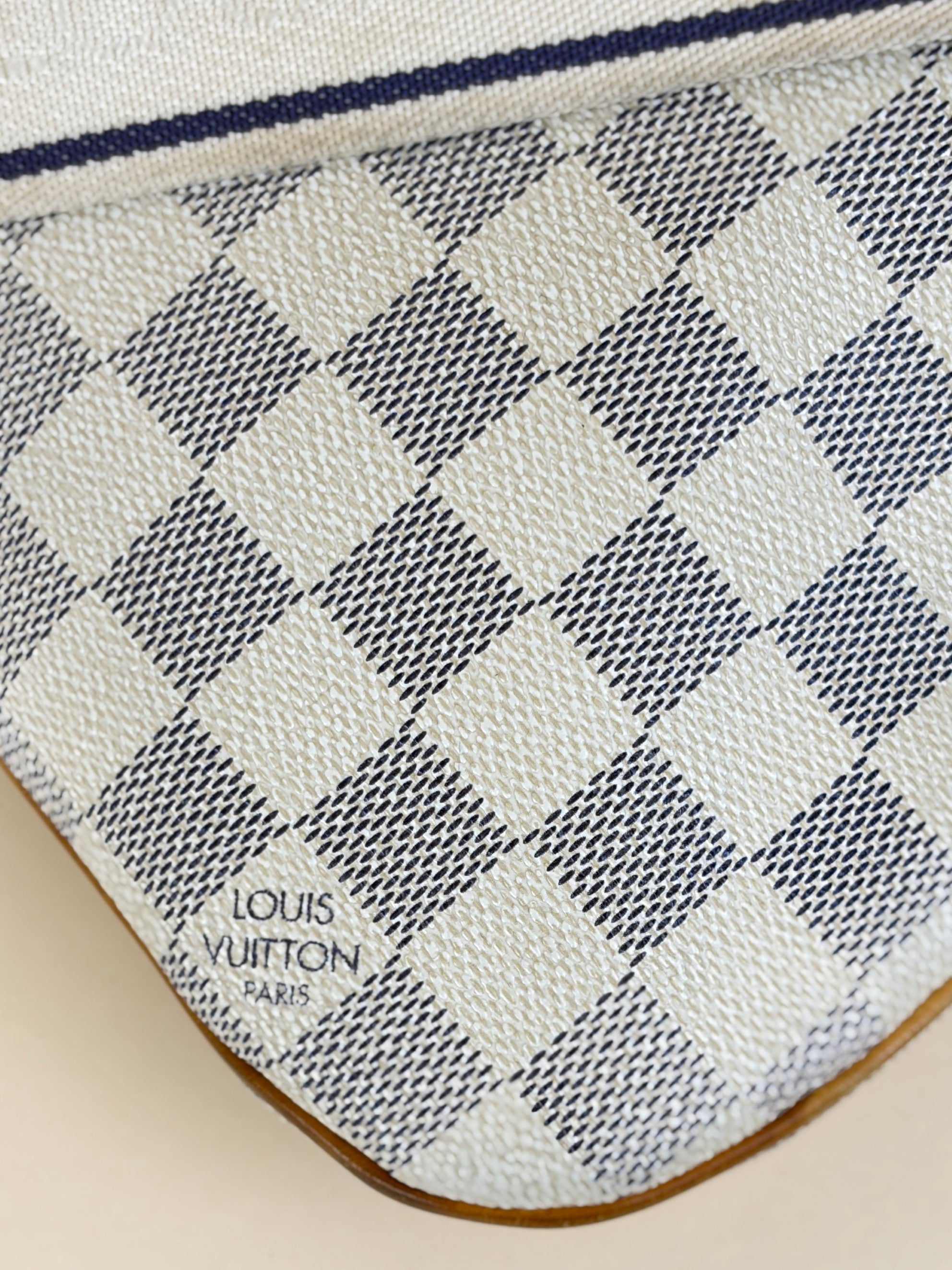 louis Vuitton Azur vintage biosphere pochette messenger bag