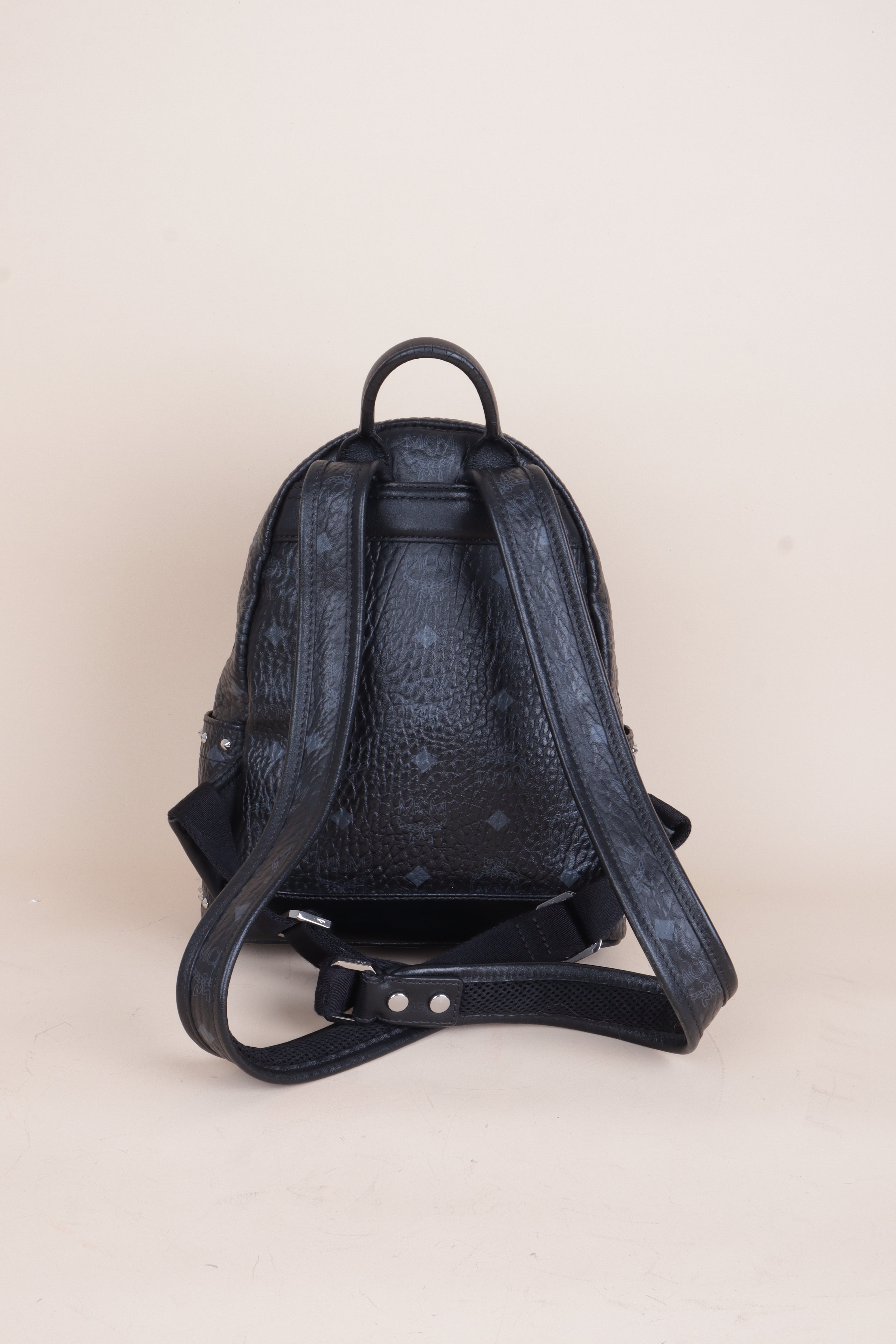 MCM mini vies to stark black