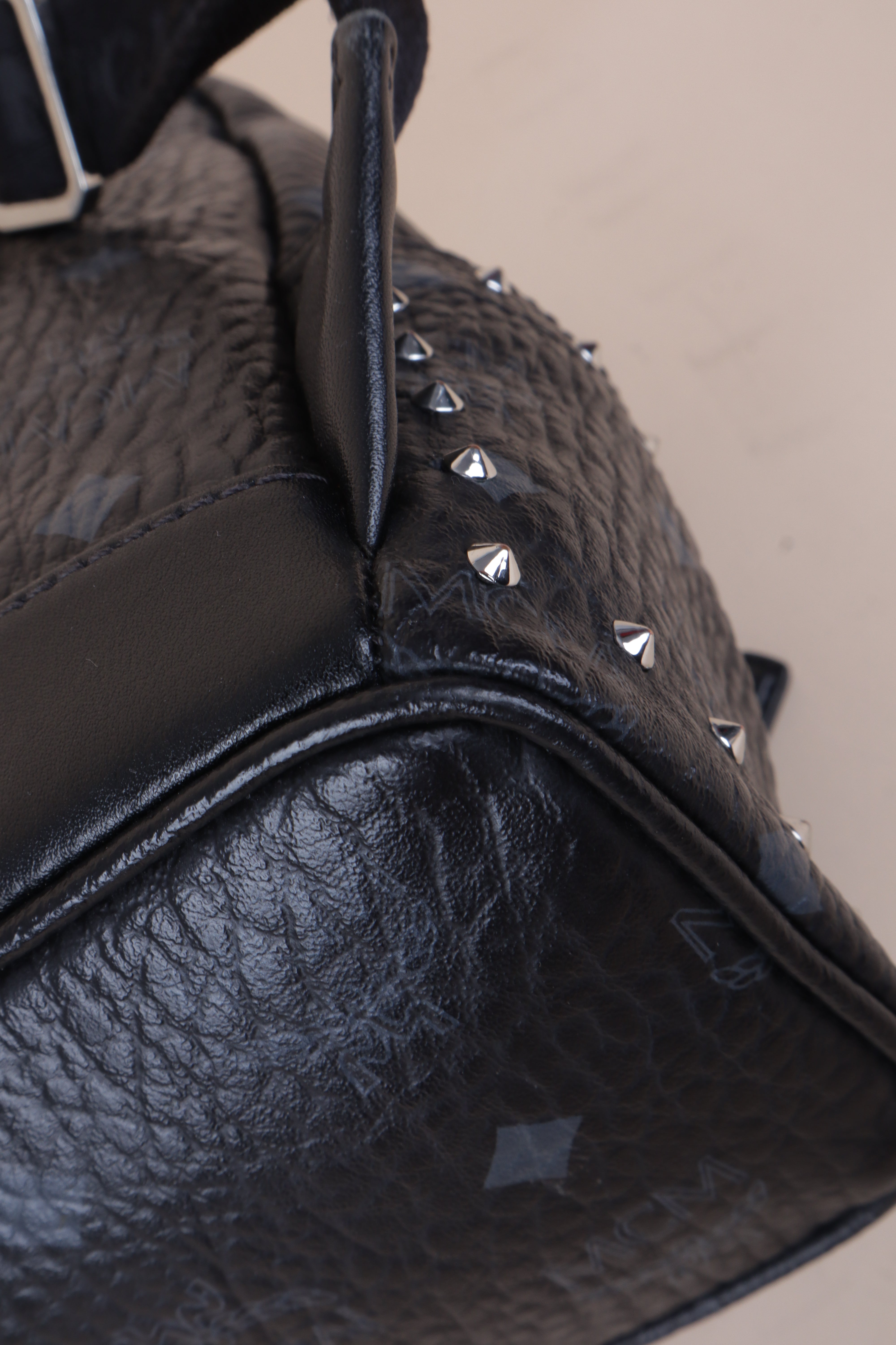 MCM mini vies to stark black