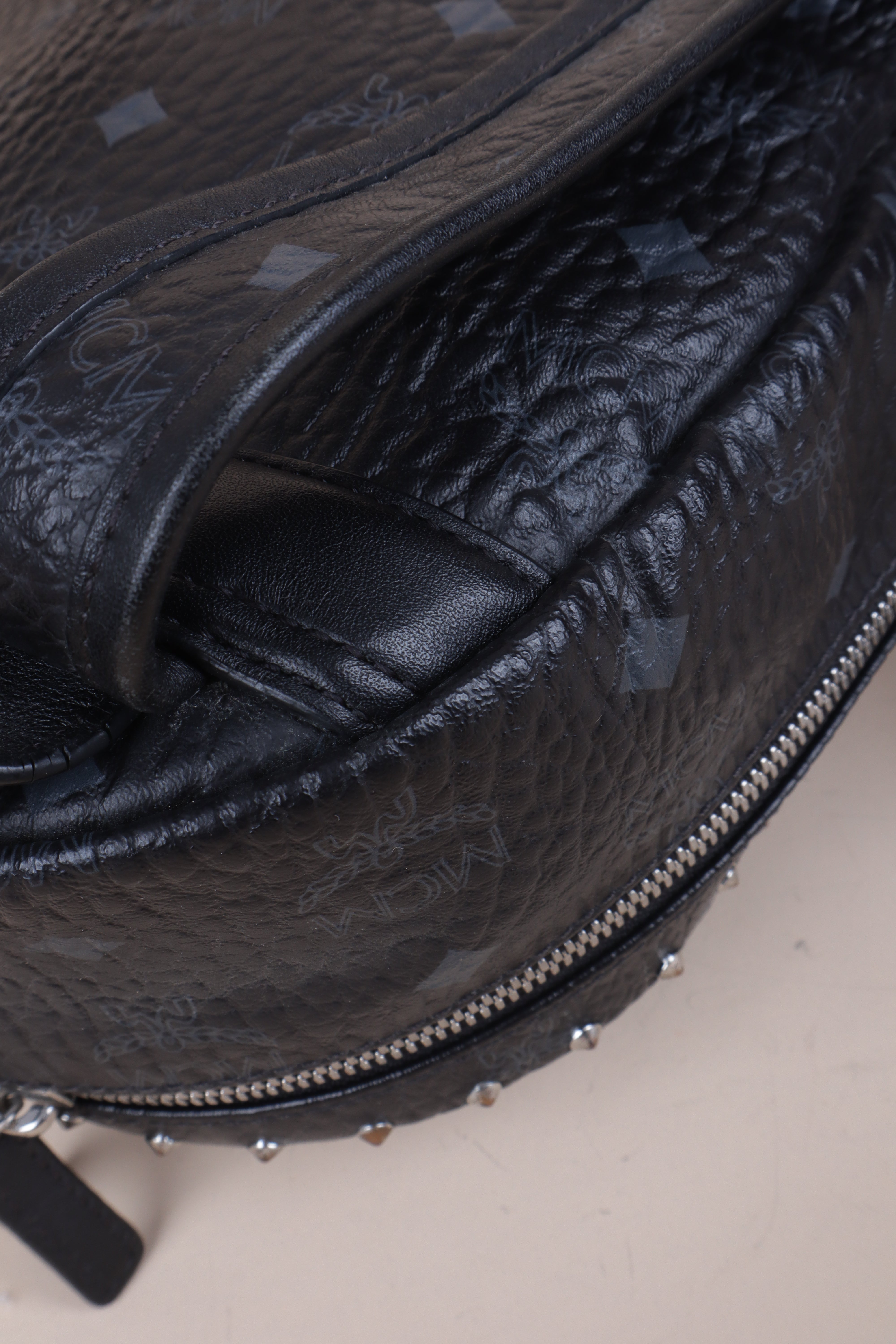 MCM mini vies to stark black