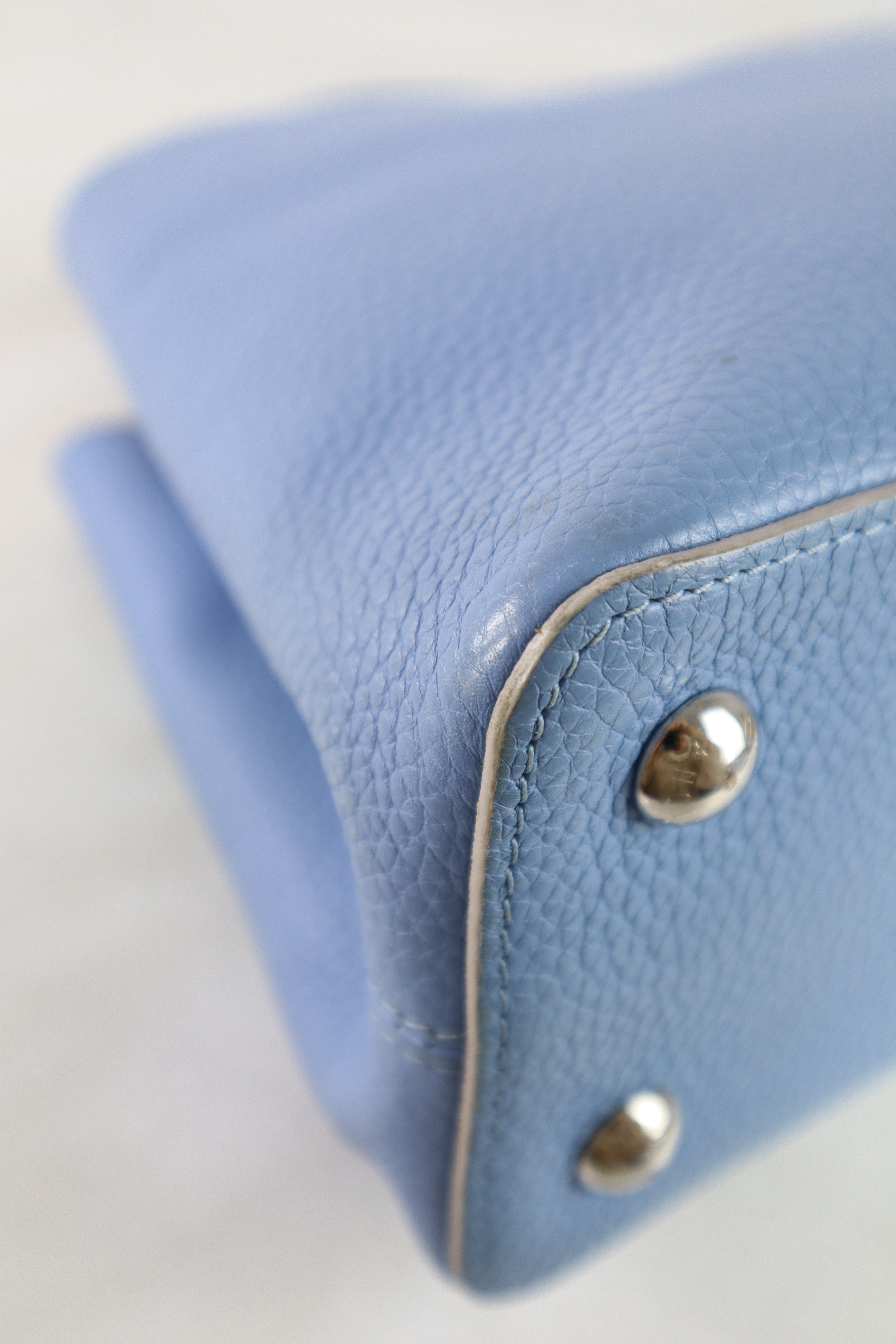 Louis Vuitton Baby Blue Capucines MM Tote Bag with Strap
