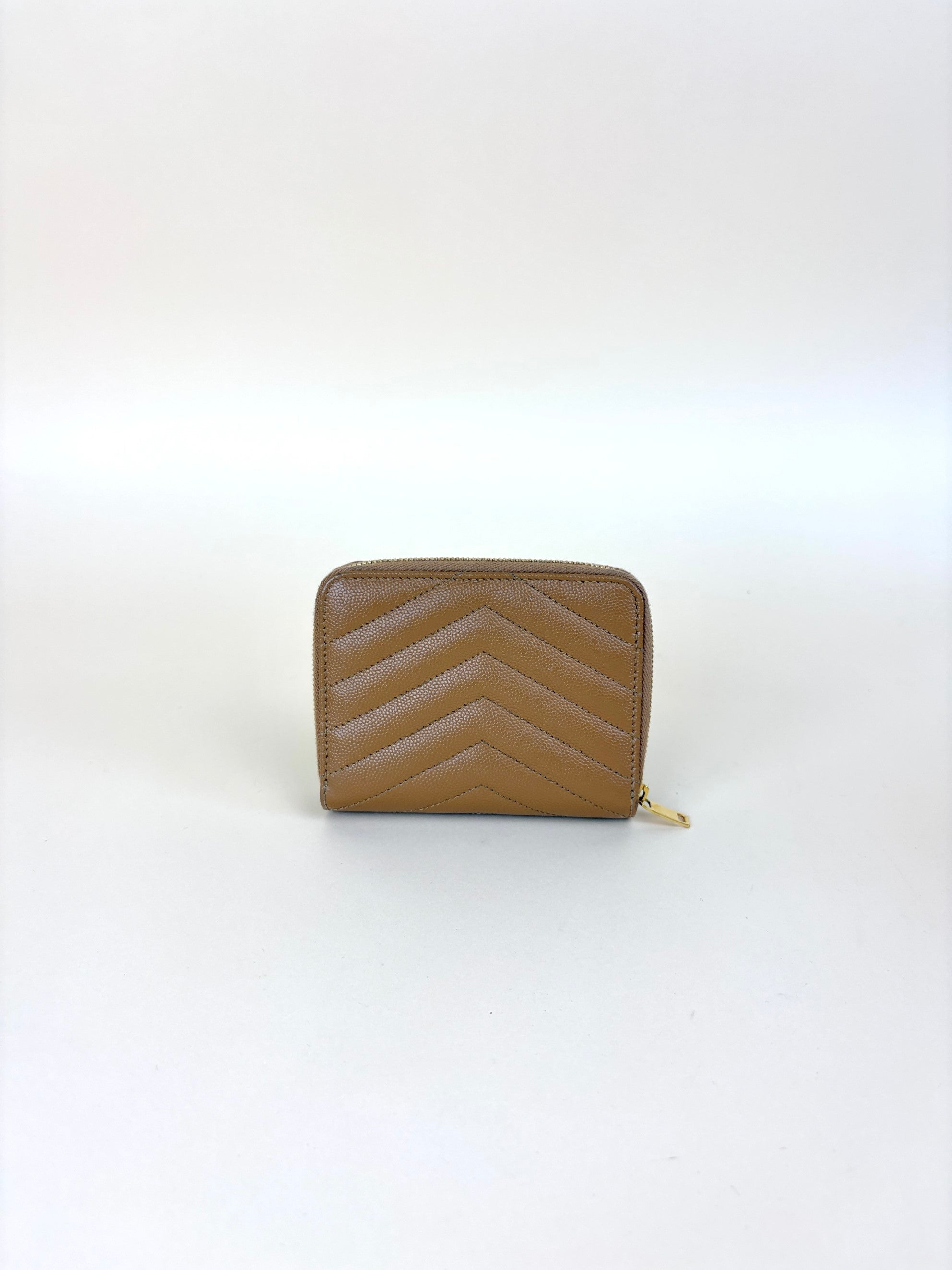 ysl caramel cognac Cassandre matelassé compact zip arroudre wallet