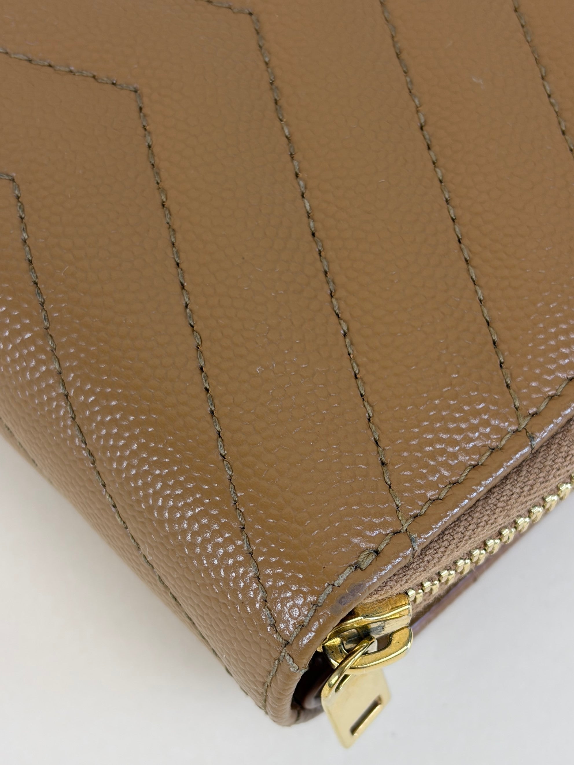 ysl caramel cognac Cassandre matelassé compact zip arroudre wallet