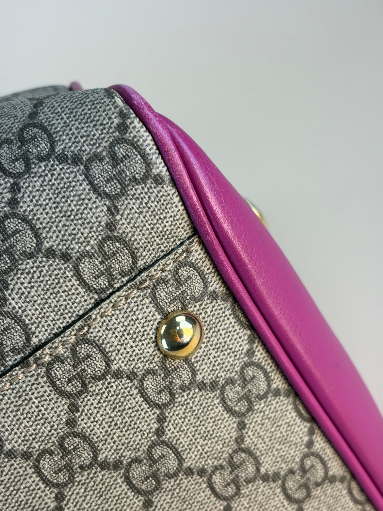 GUCCI beige pink,red,gg coated canvas supreme meduim boston bag