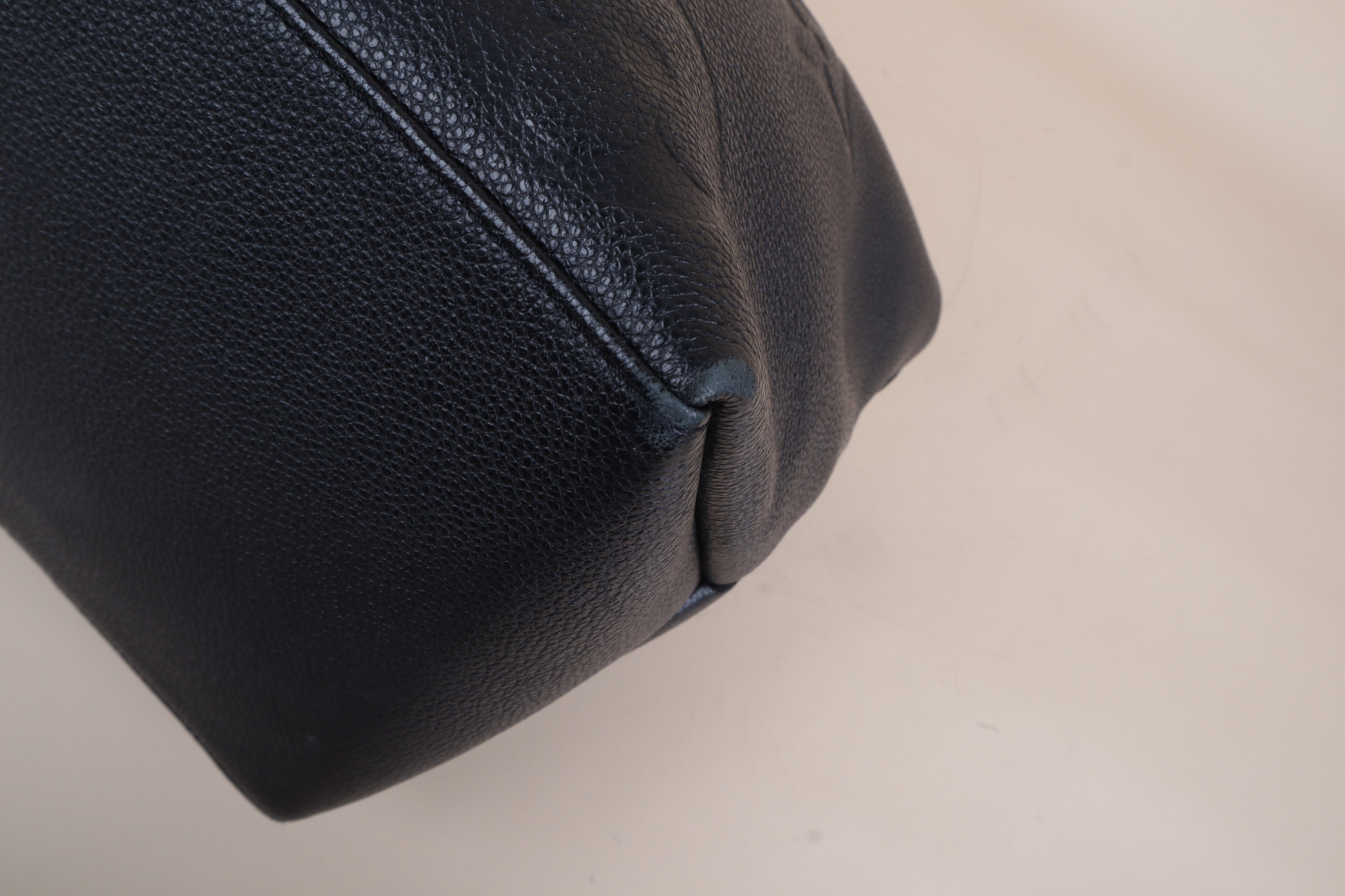 LOUIS VUITTON black palais-shoulder bag& top handle-Louis Vuitton-The Closet Egypt