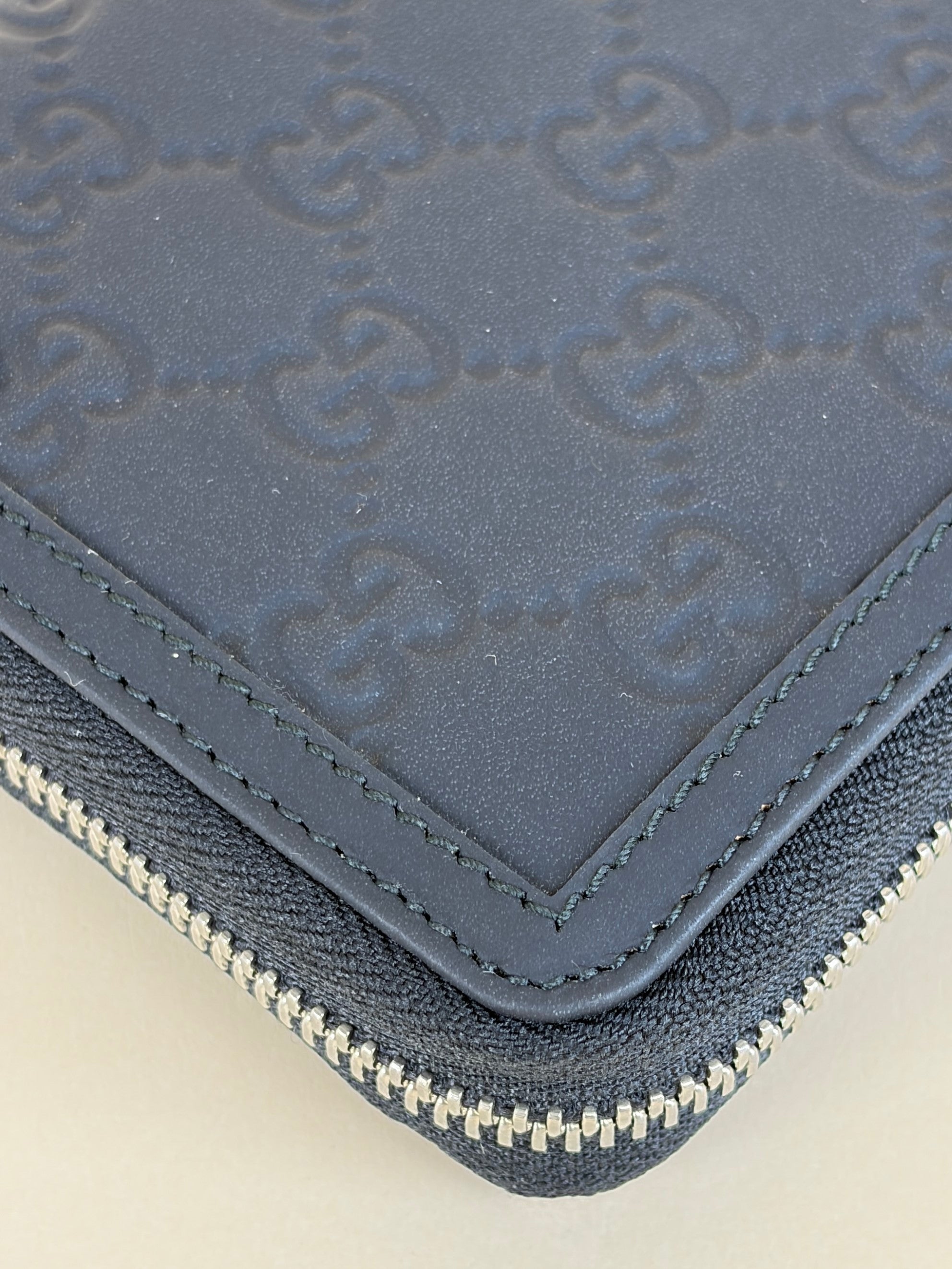 Gucci Black Rubber-Effect Guccissima Zip Around Web Accent Long Wallet