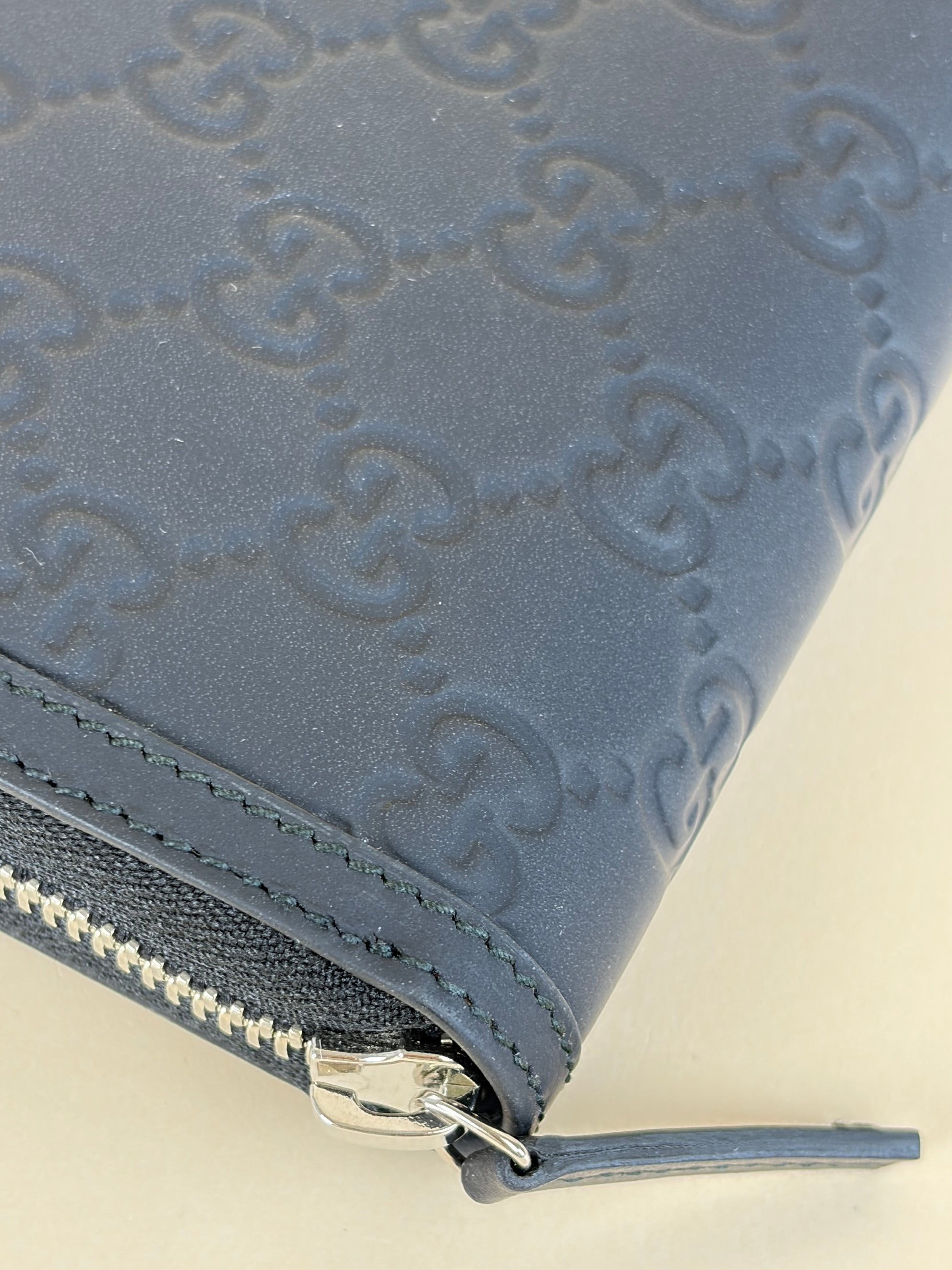 Gucci Black Rubber-Effect Guccissima Zip Around Web Accent Long Wallet