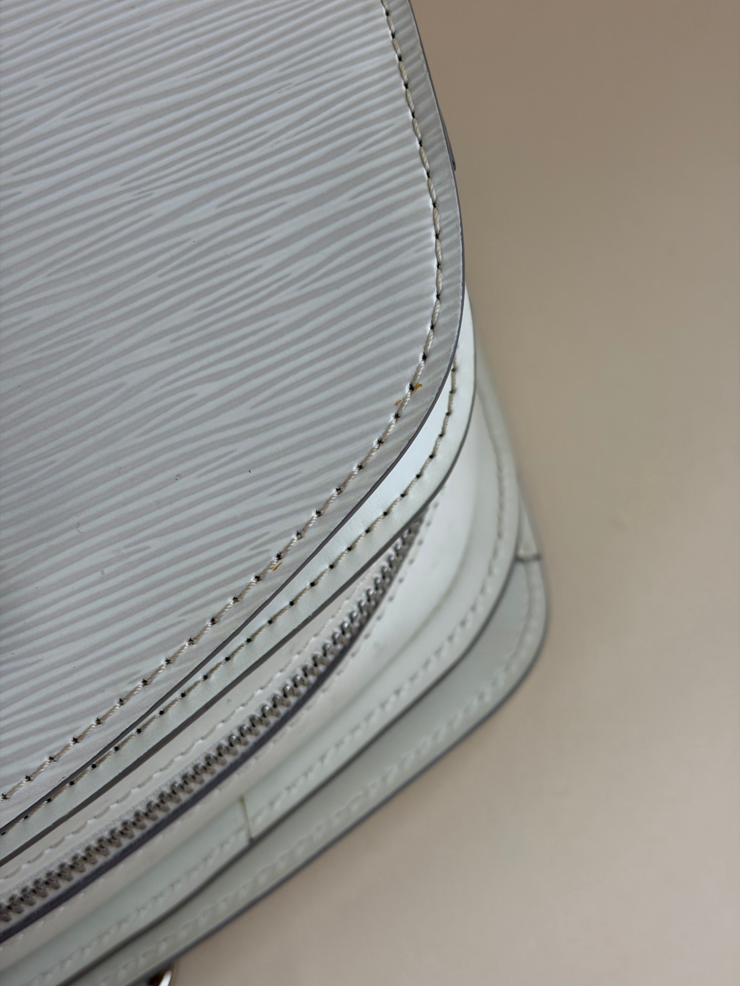 Louis Vuitton White Neuf GM Tote Bag