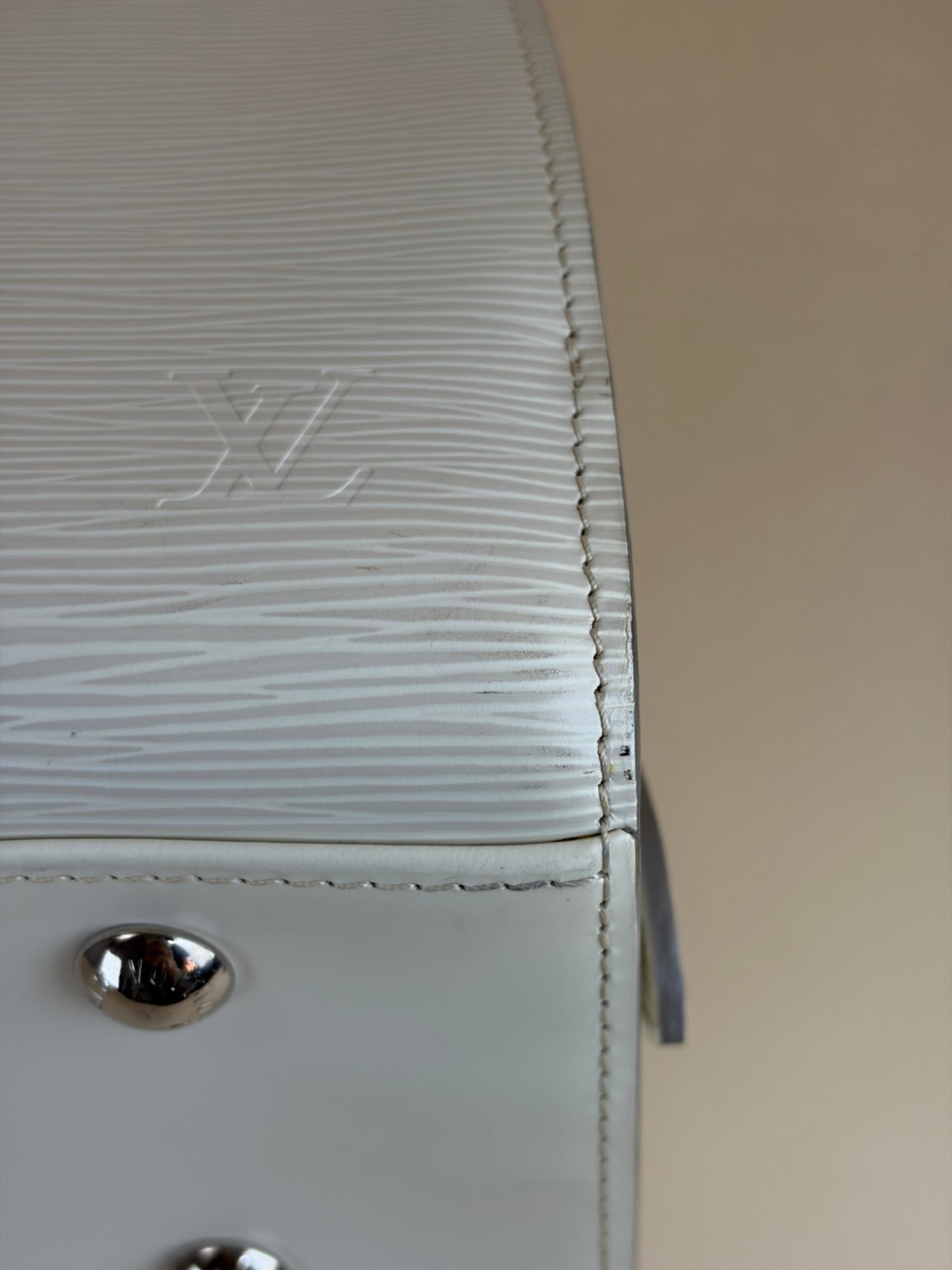 Louis Vuitton White Neuf GM Tote Bag
