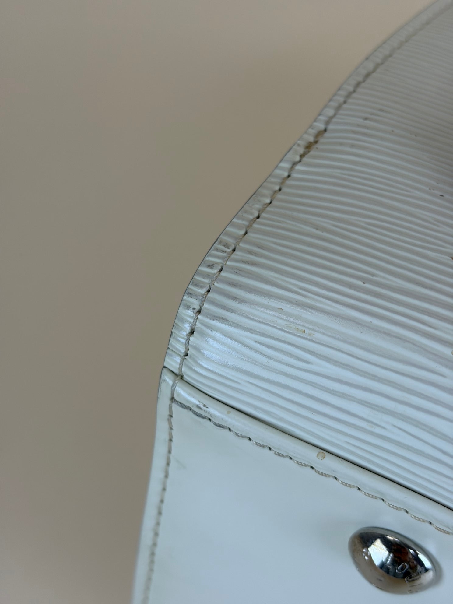 Louis Vuitton White Neuf GM Tote Bag