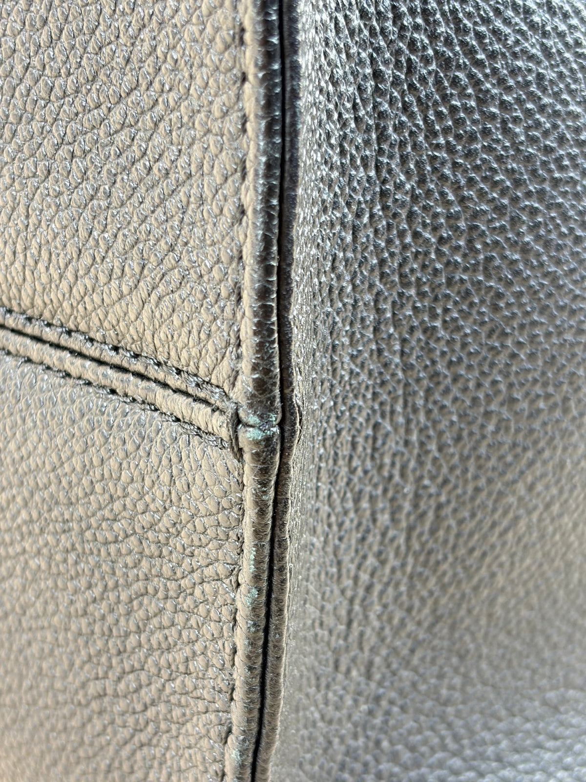 Louis Vuitton bicolor Monogram giant empriente on the go mm bag
