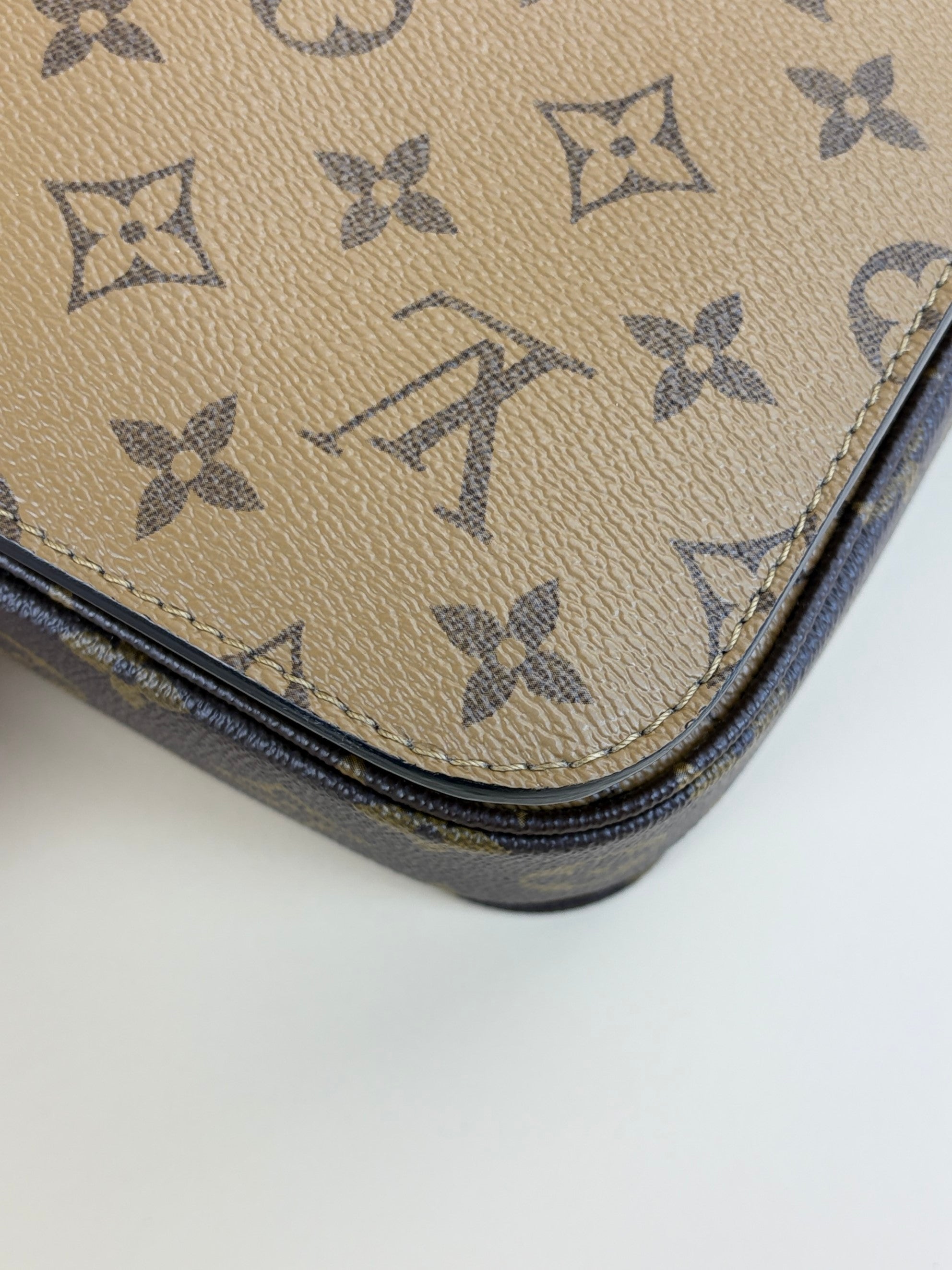 Louis Vuitton Monogram reverse canvas pochette Metis