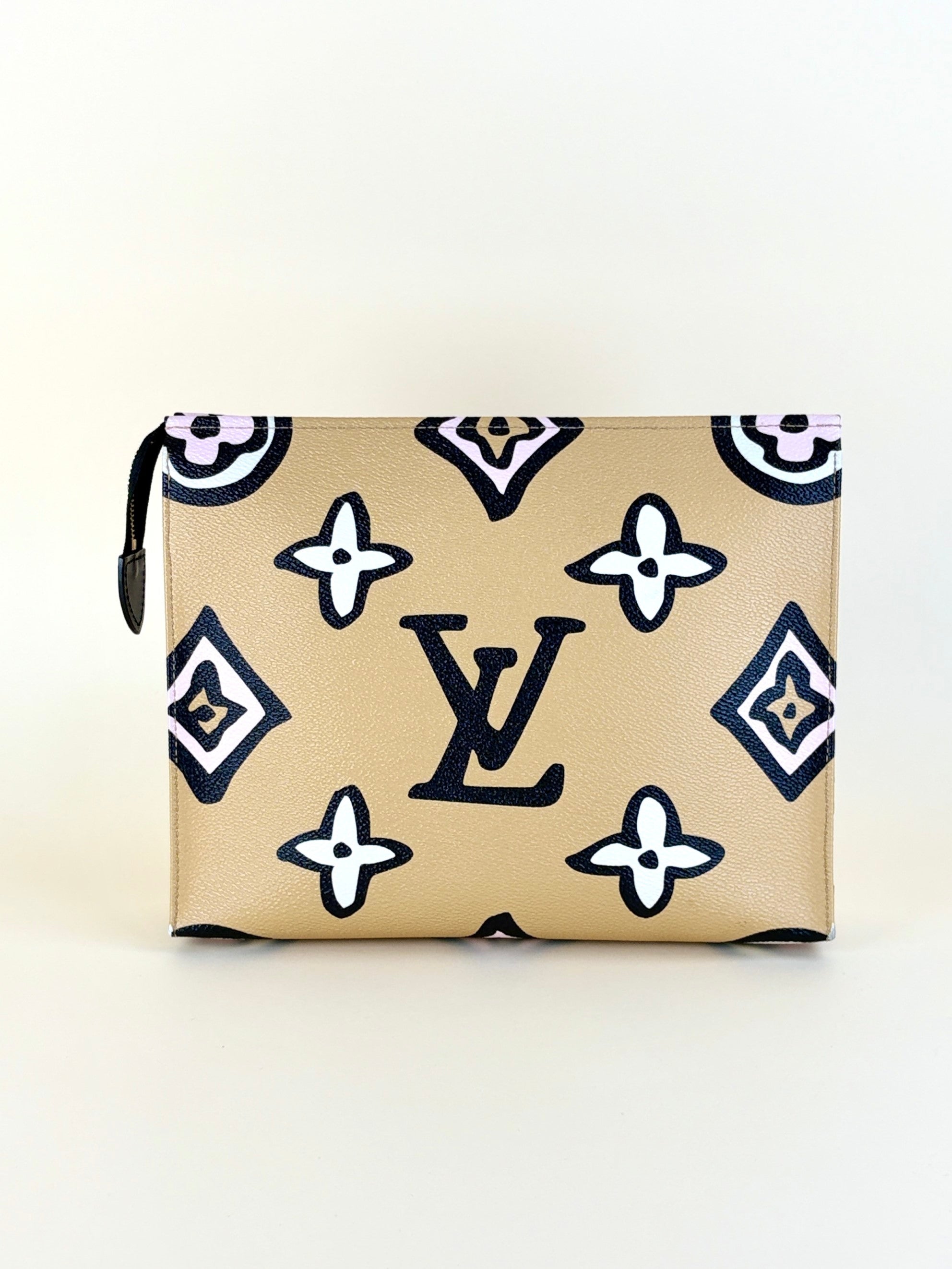 louis Vuitton Arizona monogram giant wildat heart toiletry pouch26