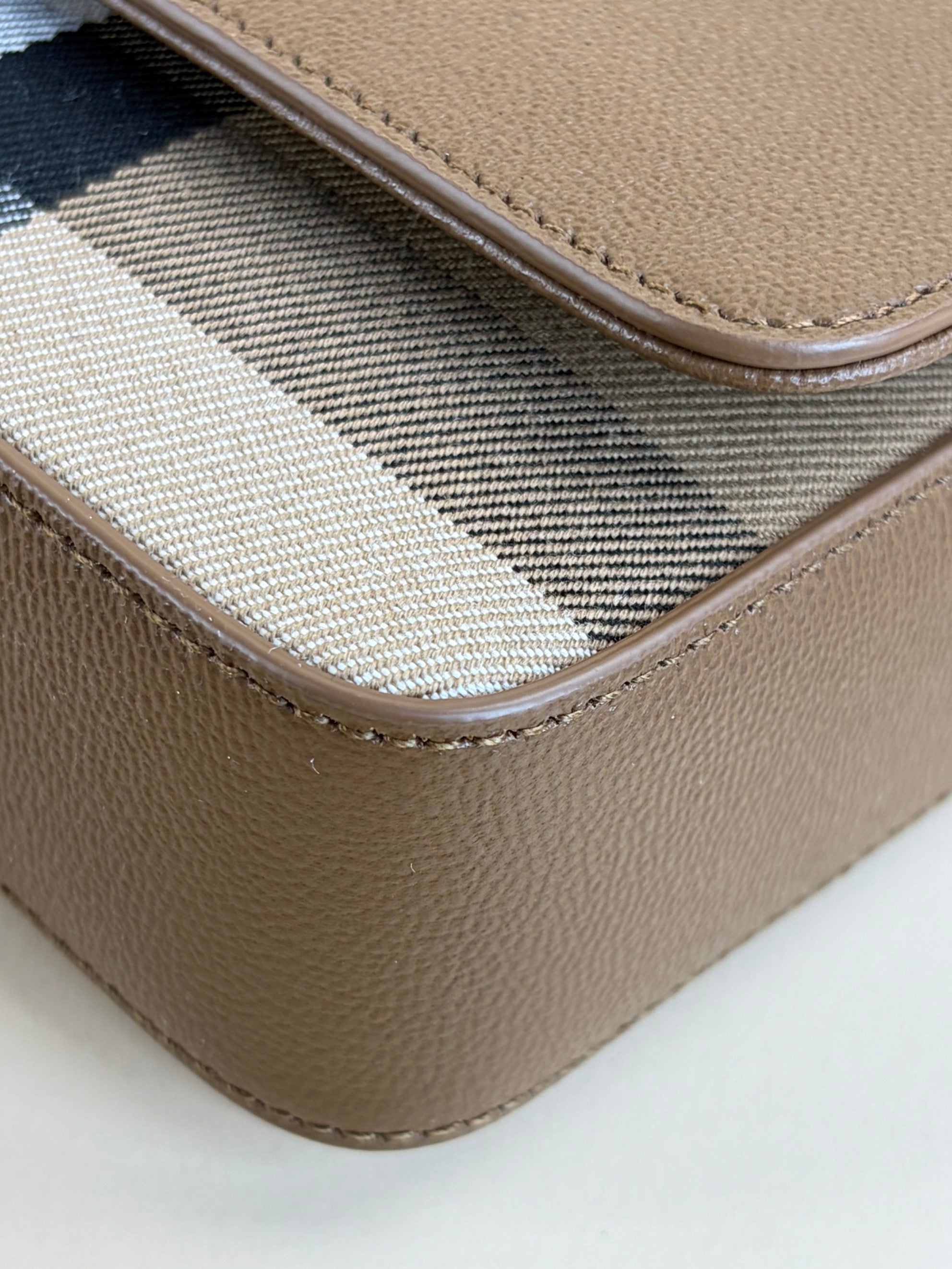 Burberry Brown grained calfskin and House Check Hampshire Bag