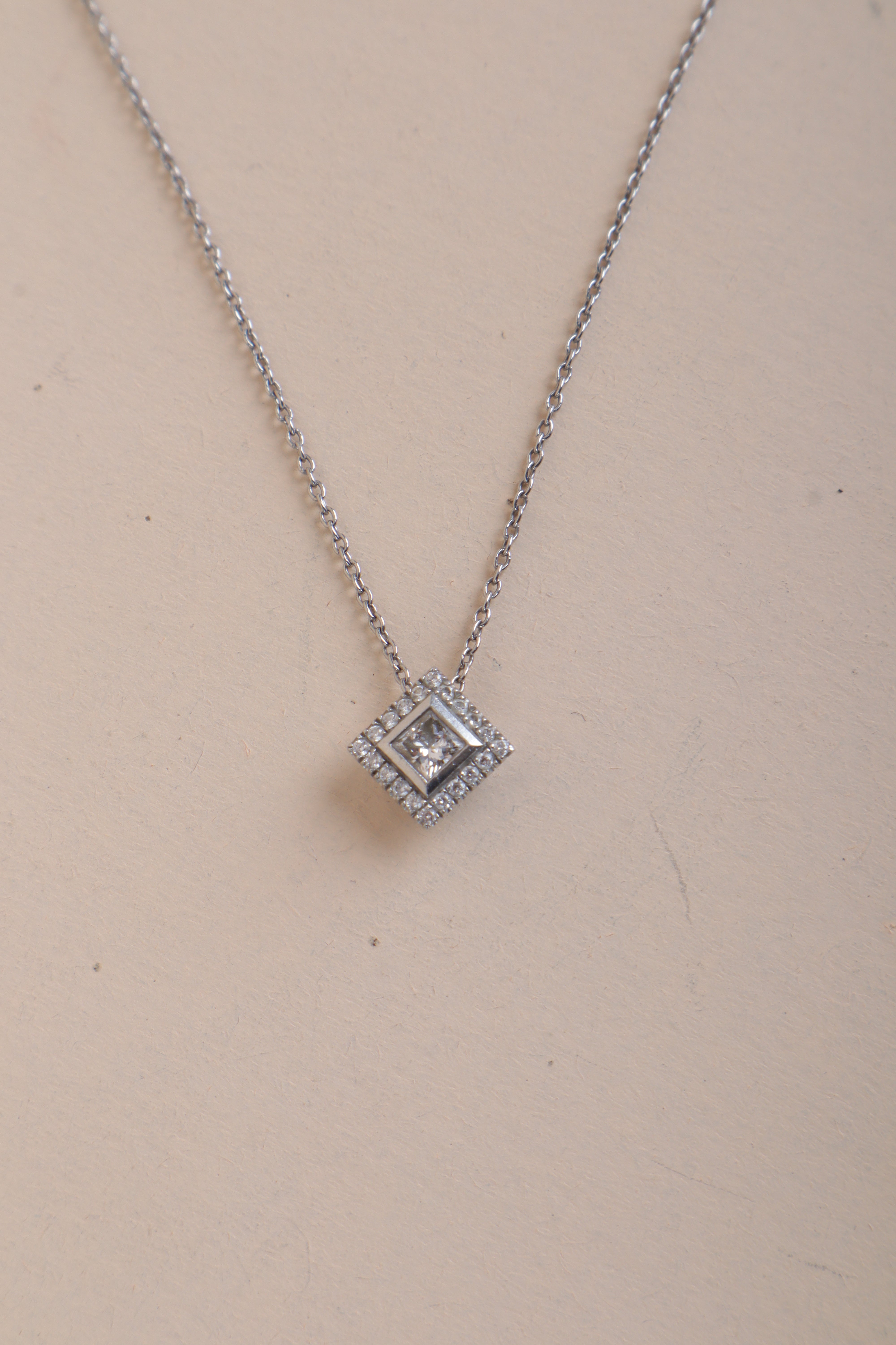 TIFFANY&CO square diamond necklace
