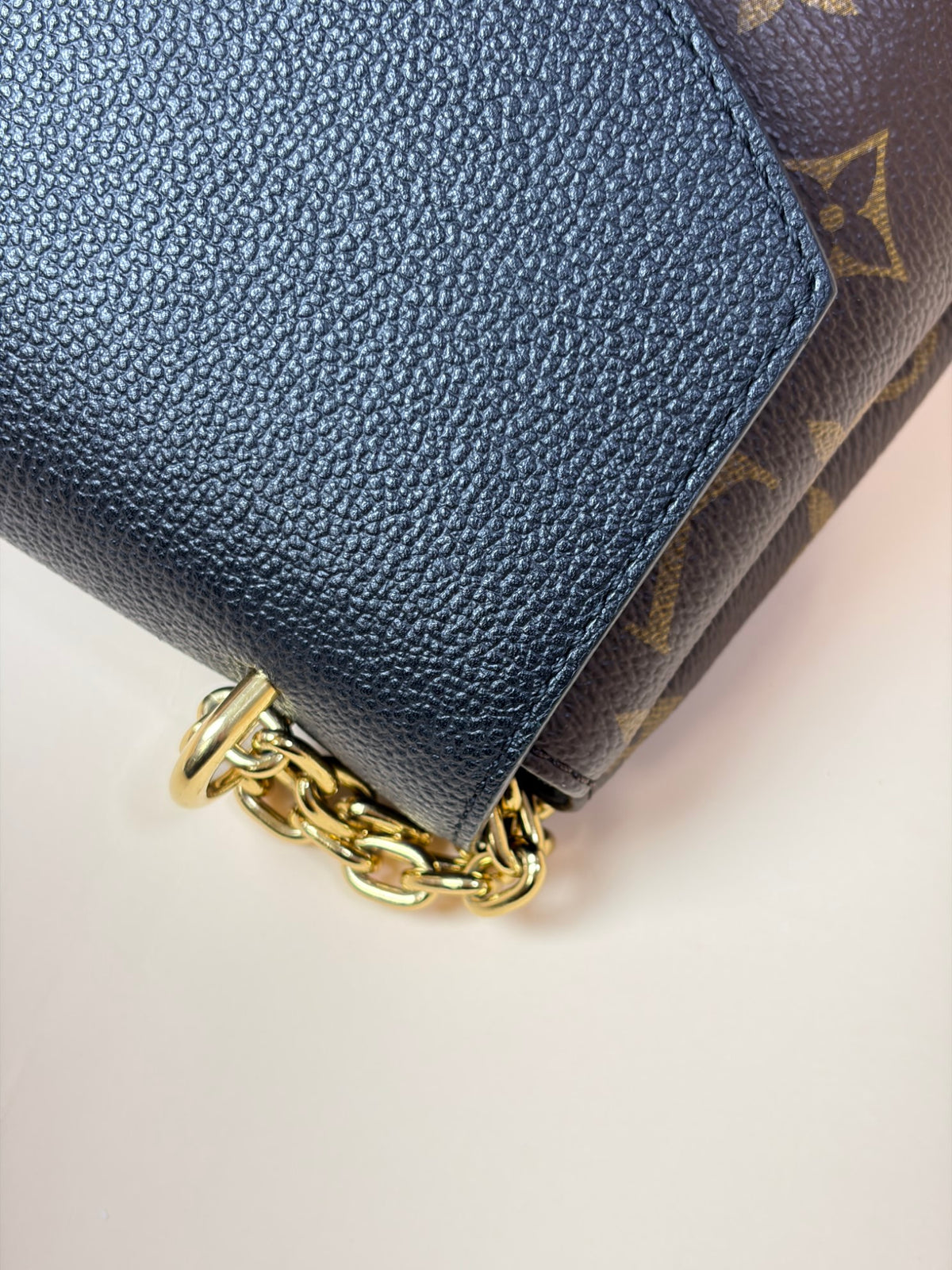 Louis Vuitton black monogram canvas saint pkacide crossbody