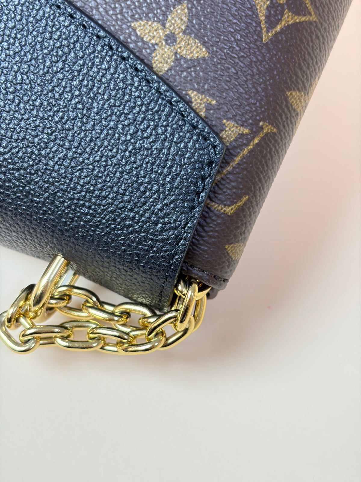 Louis Vuitton black monogram canvas saint pkacide crossbody