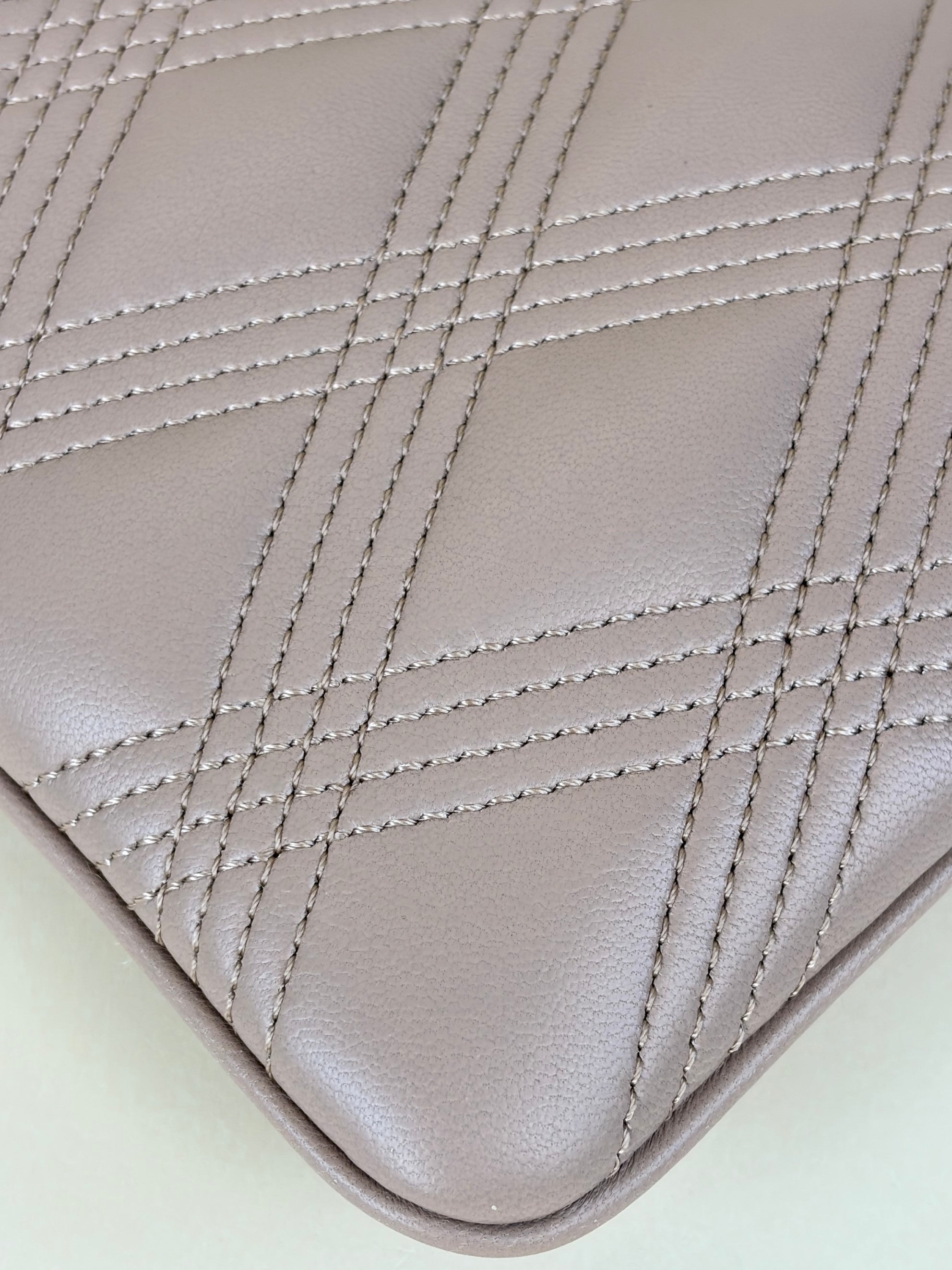 Valentino Poudre Nappa Quiltie 67 Zip Pouch