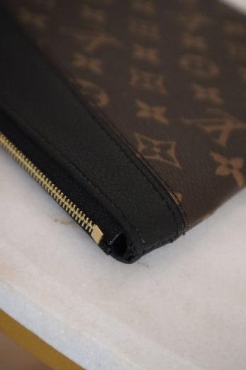 Louis Vuitton Monogram Black Daily Pouch-Pouch-Louis Vuitton-The Closet Egypt