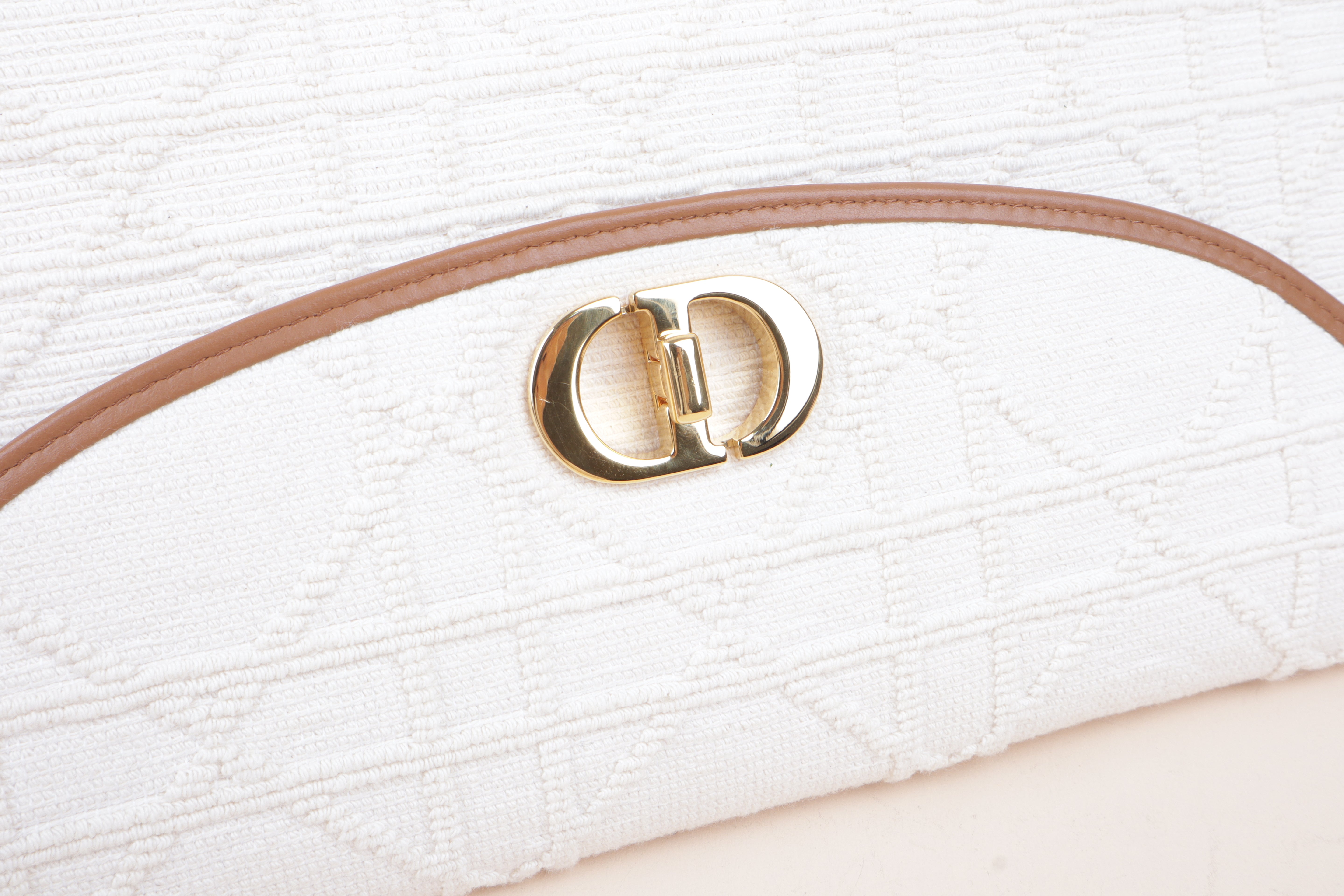 Christian Dior CLUTCH Montaigne avenue pouch with flap-white &Gamel