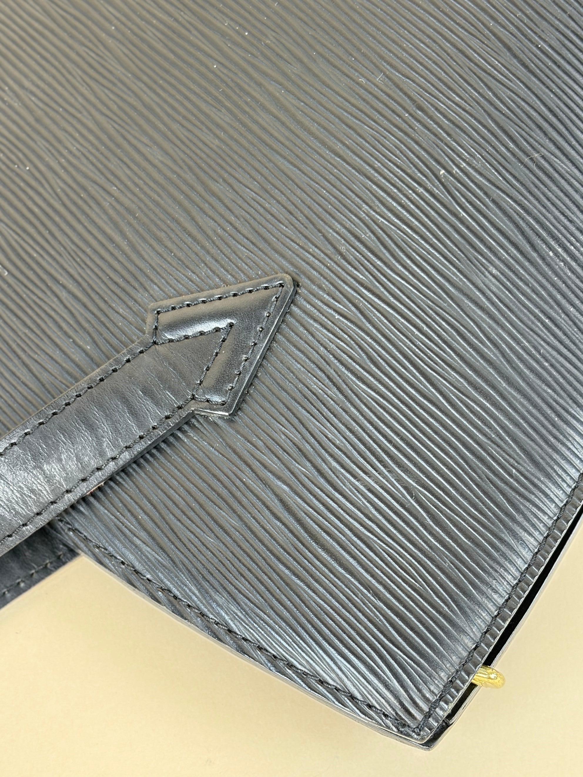 Louis Vuitton Black epi leather saint Jacques pm bag