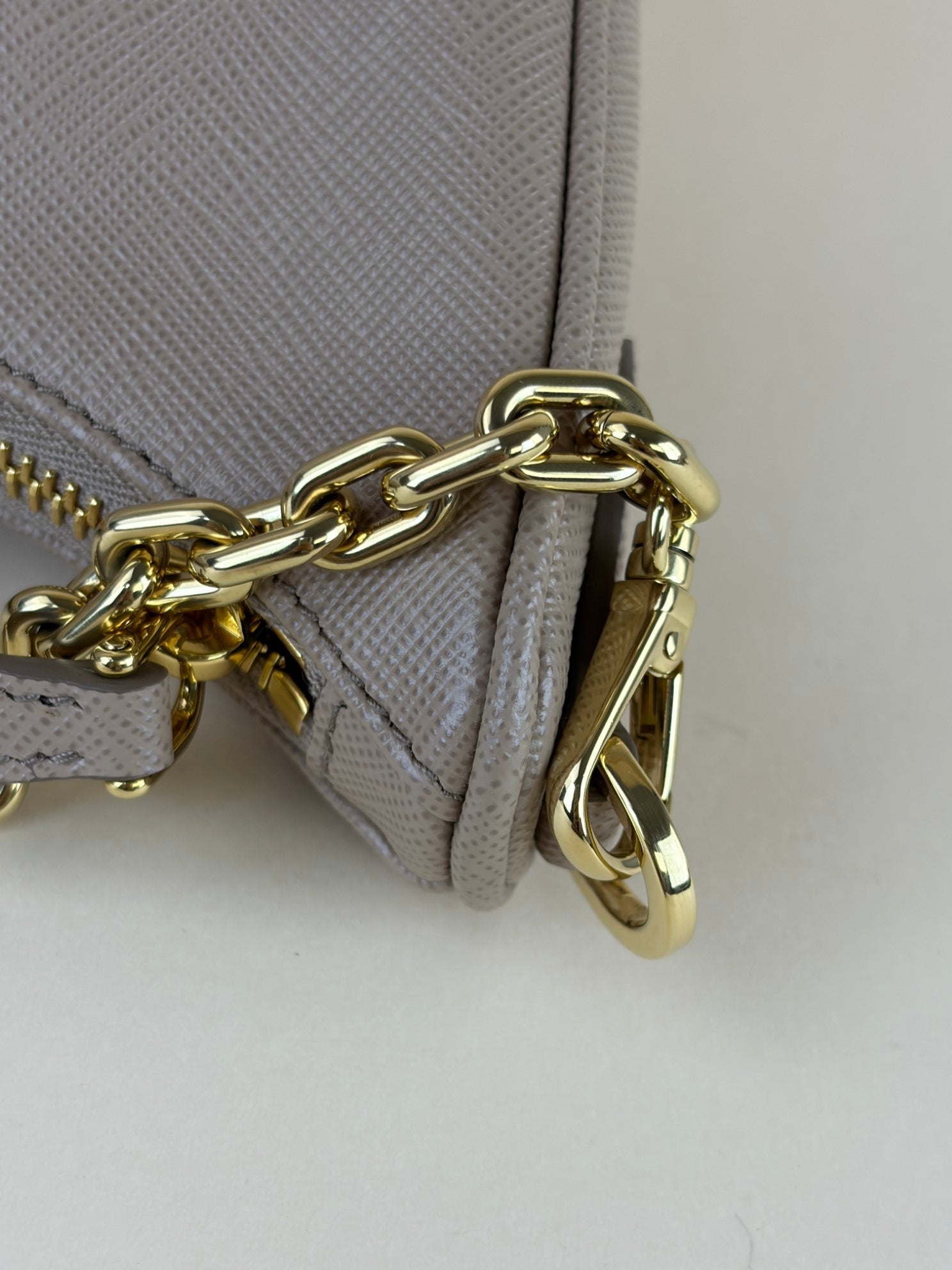 Prada beige Re Edition 2005 Bag wit