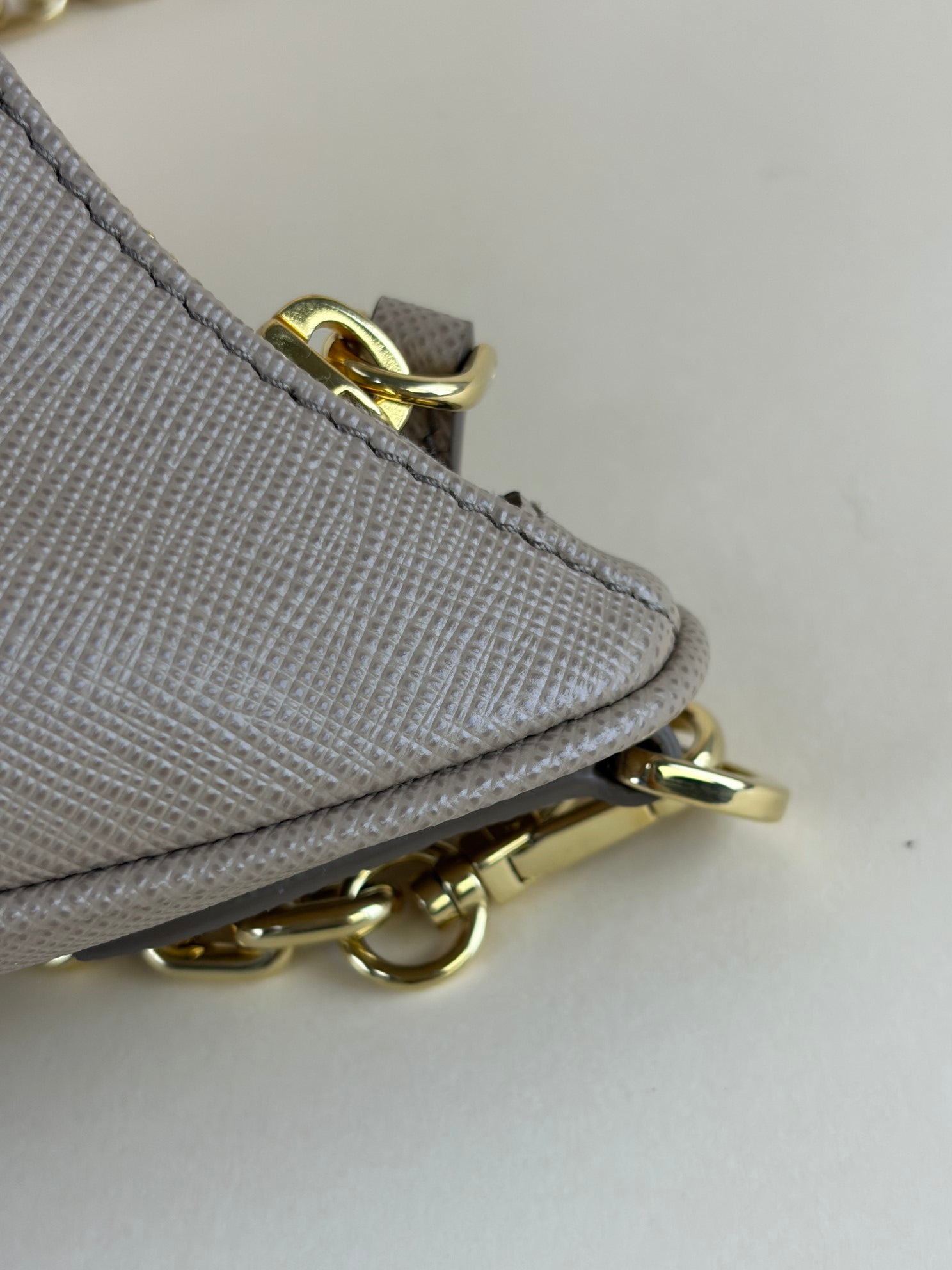 Prada beige Re Edition 2005 Bag wit