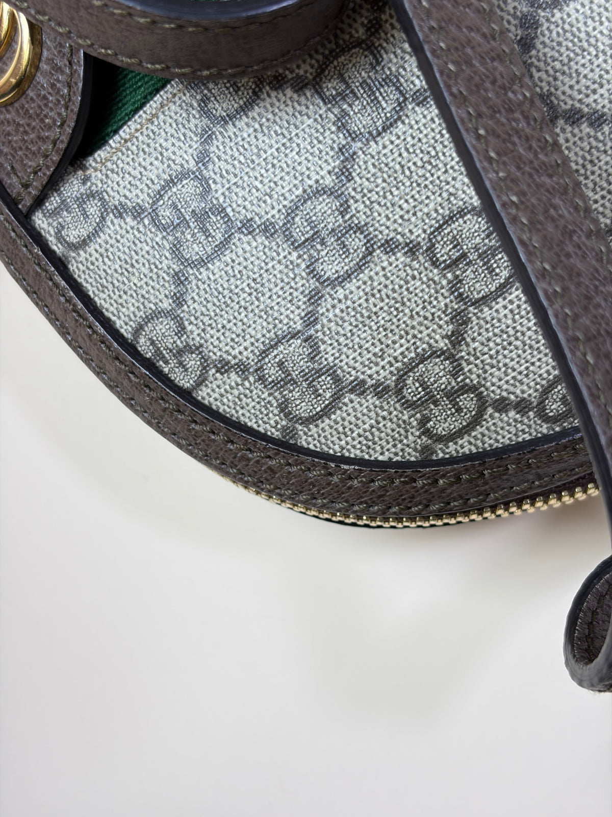 Gucci GG supreme Ophidia small rounded