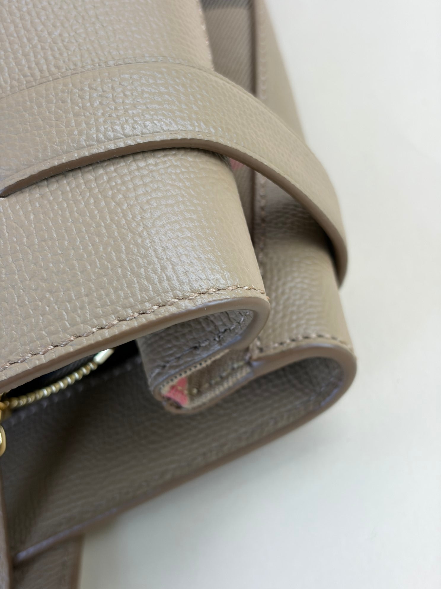 Burberry banner beige medium
