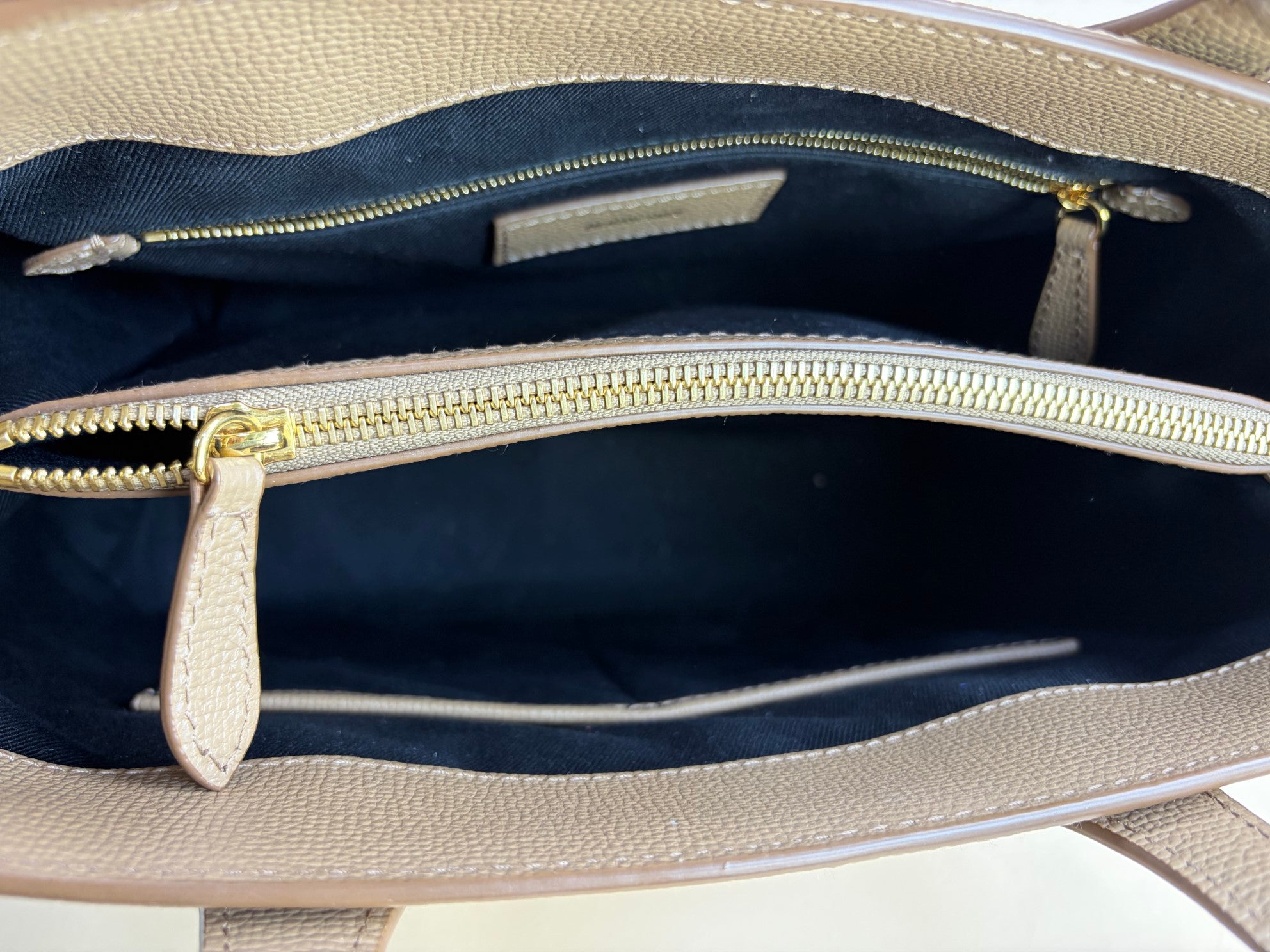 Burberry banner beige medium