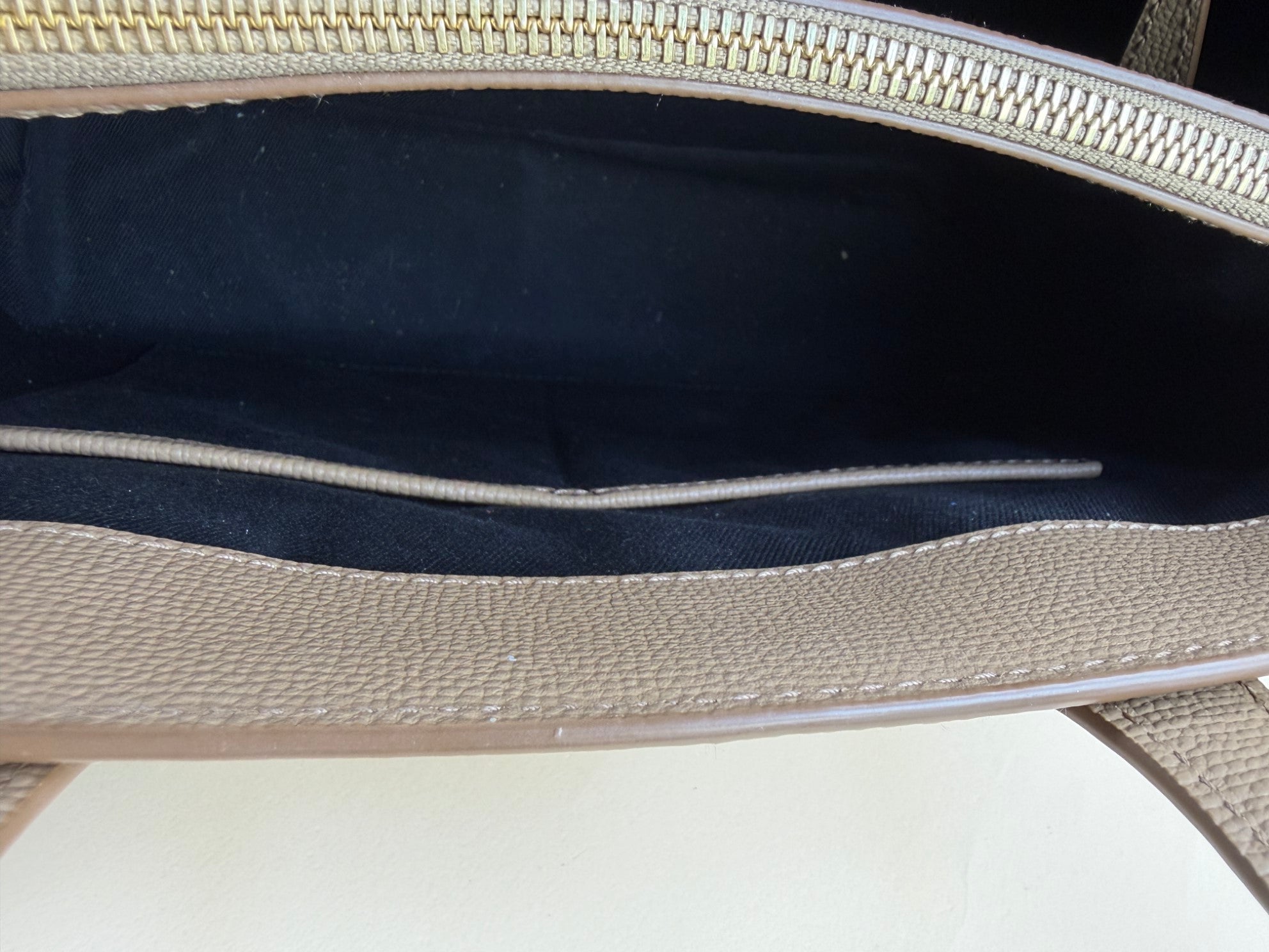 Burberry banner beige medium