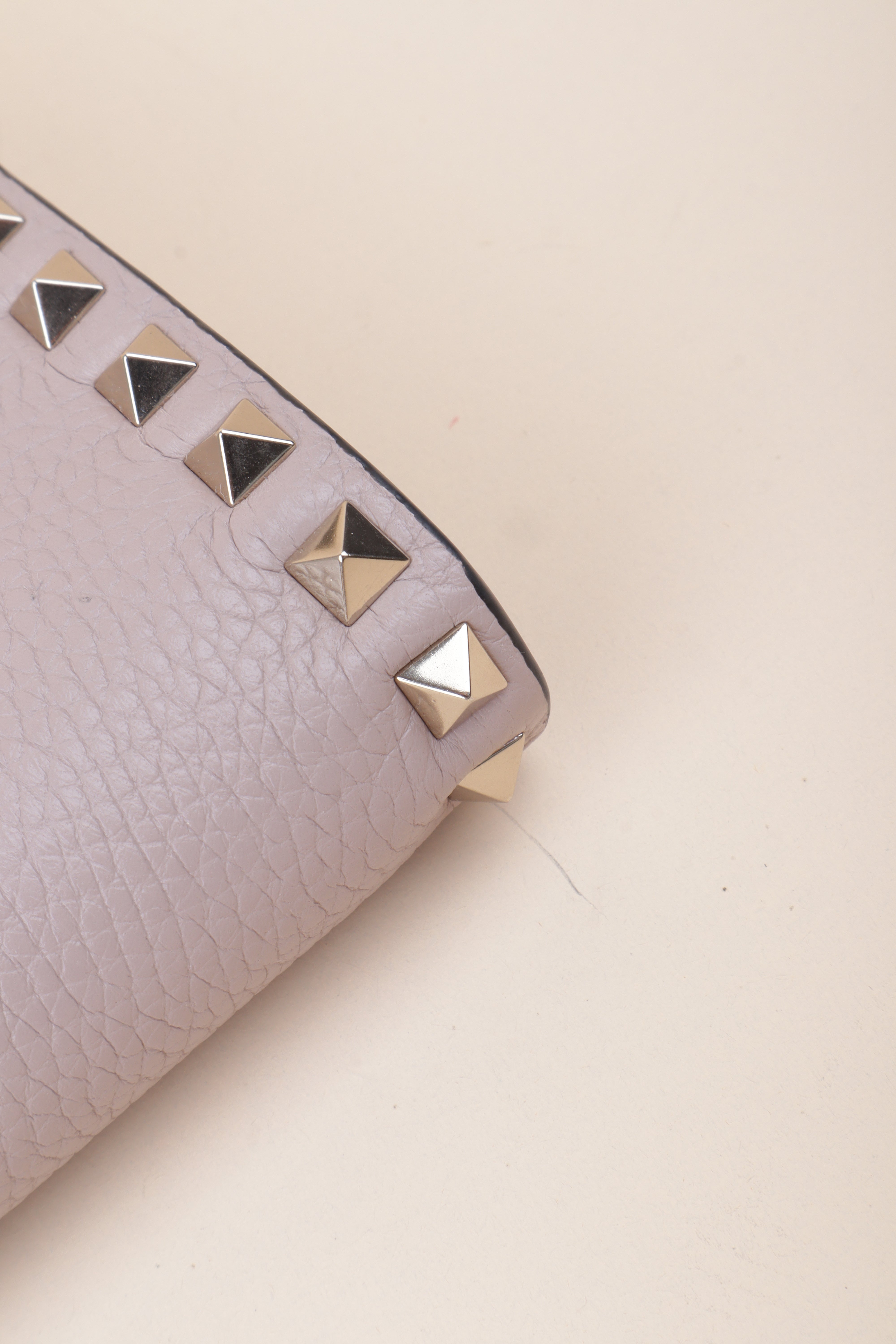 Valentino New Nude Flat Pouch Uni Rockstuds Zipped Clutch with Holder