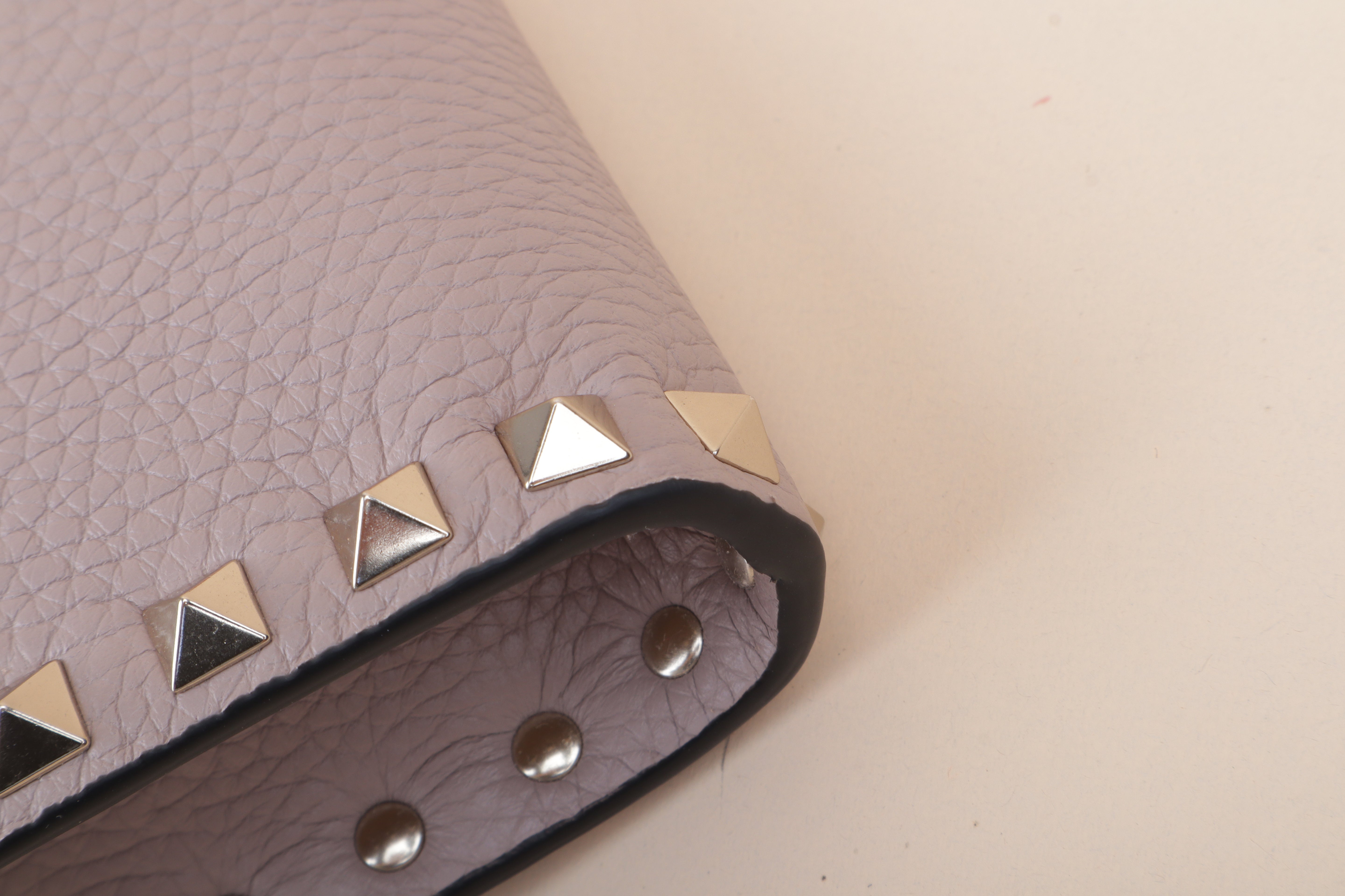 Valentino New Nude Flat Pouch Uni Rockstuds Zipped Clutch with Holder