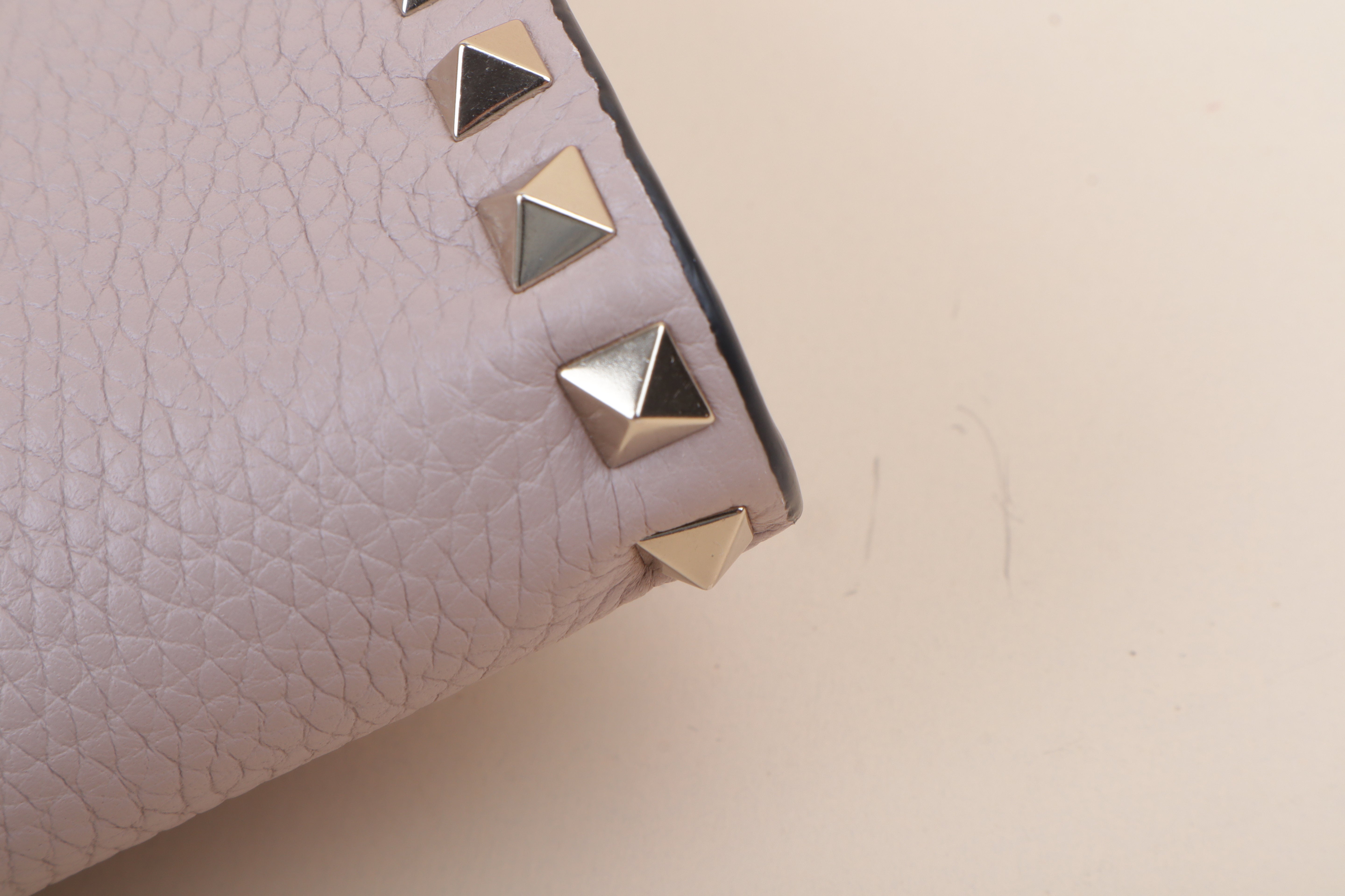 Valentino New Nude Flat Pouch Uni Rockstuds Zipped Clutch with Holder