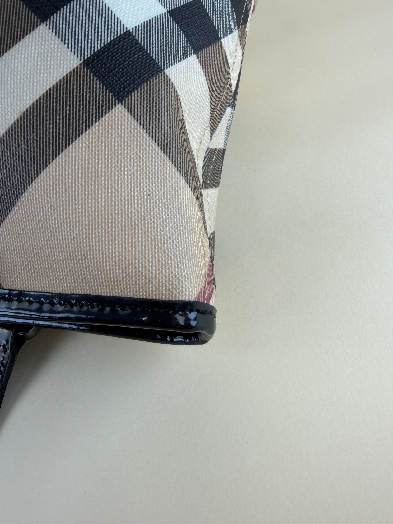 Burberry super Nova Check and black patent leather