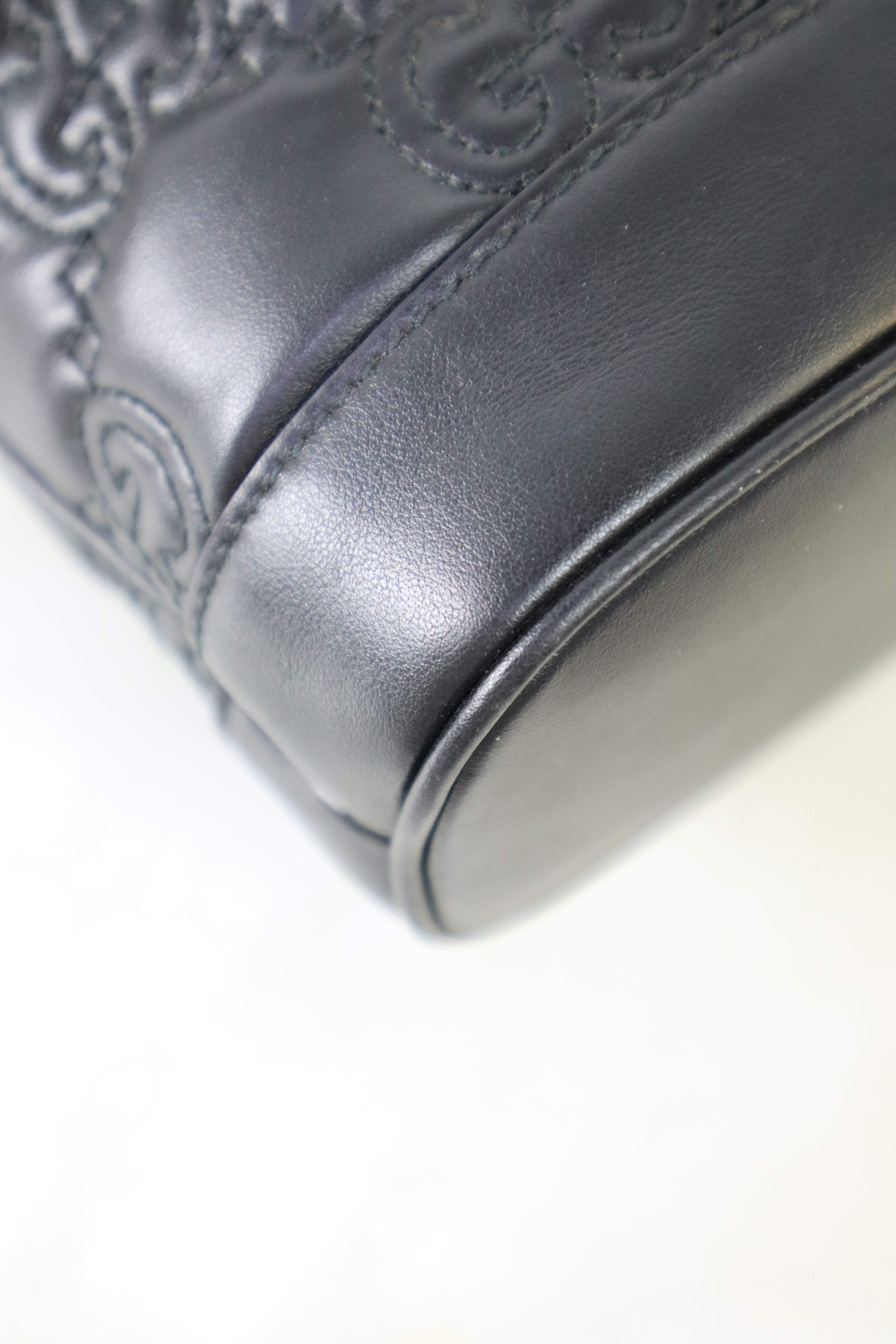 Gucci Black GG Matelasse Bucket Crossbody Bag