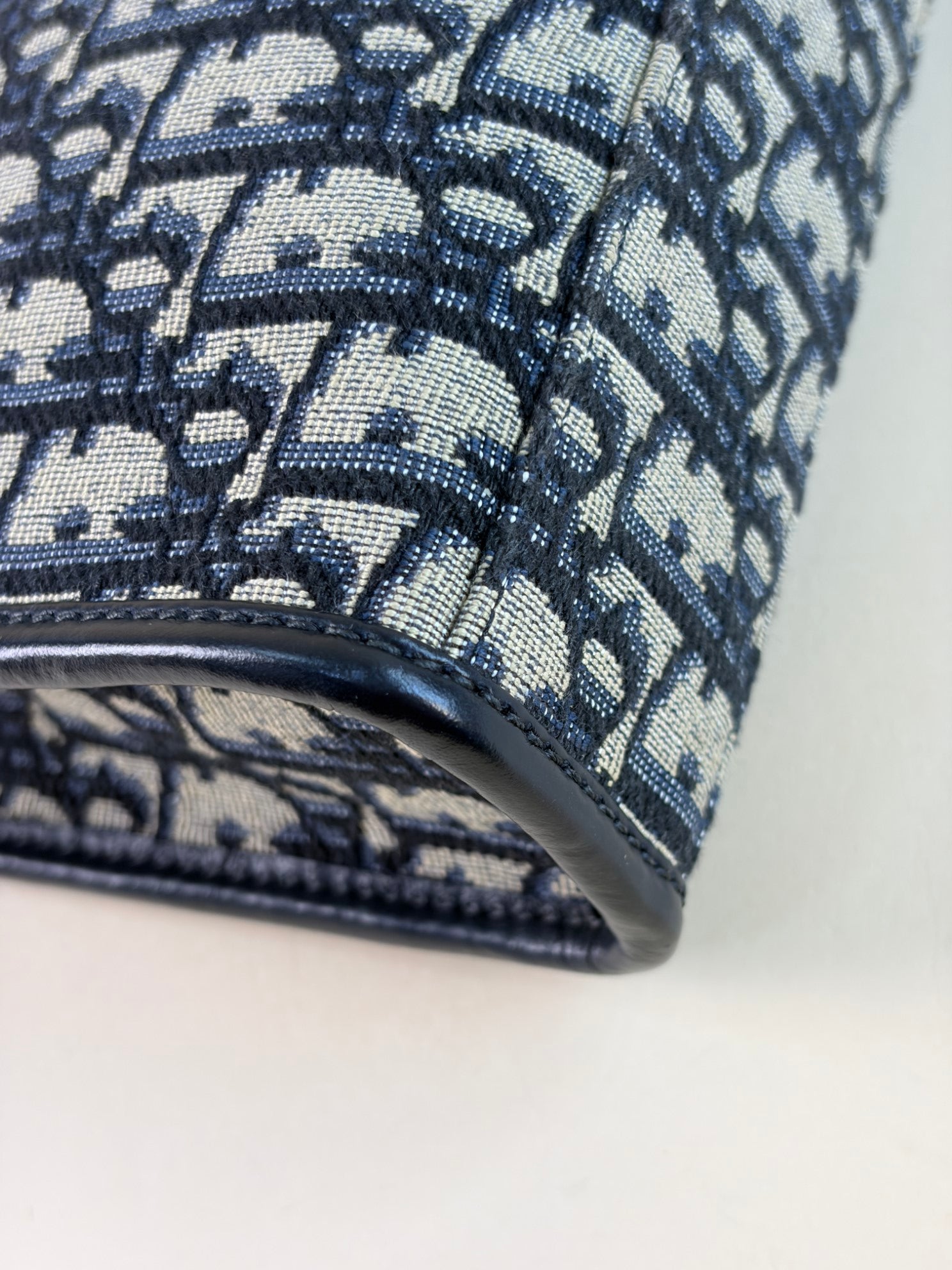 Christian Dior Blue oblique 30 Montaigne dea Pouch