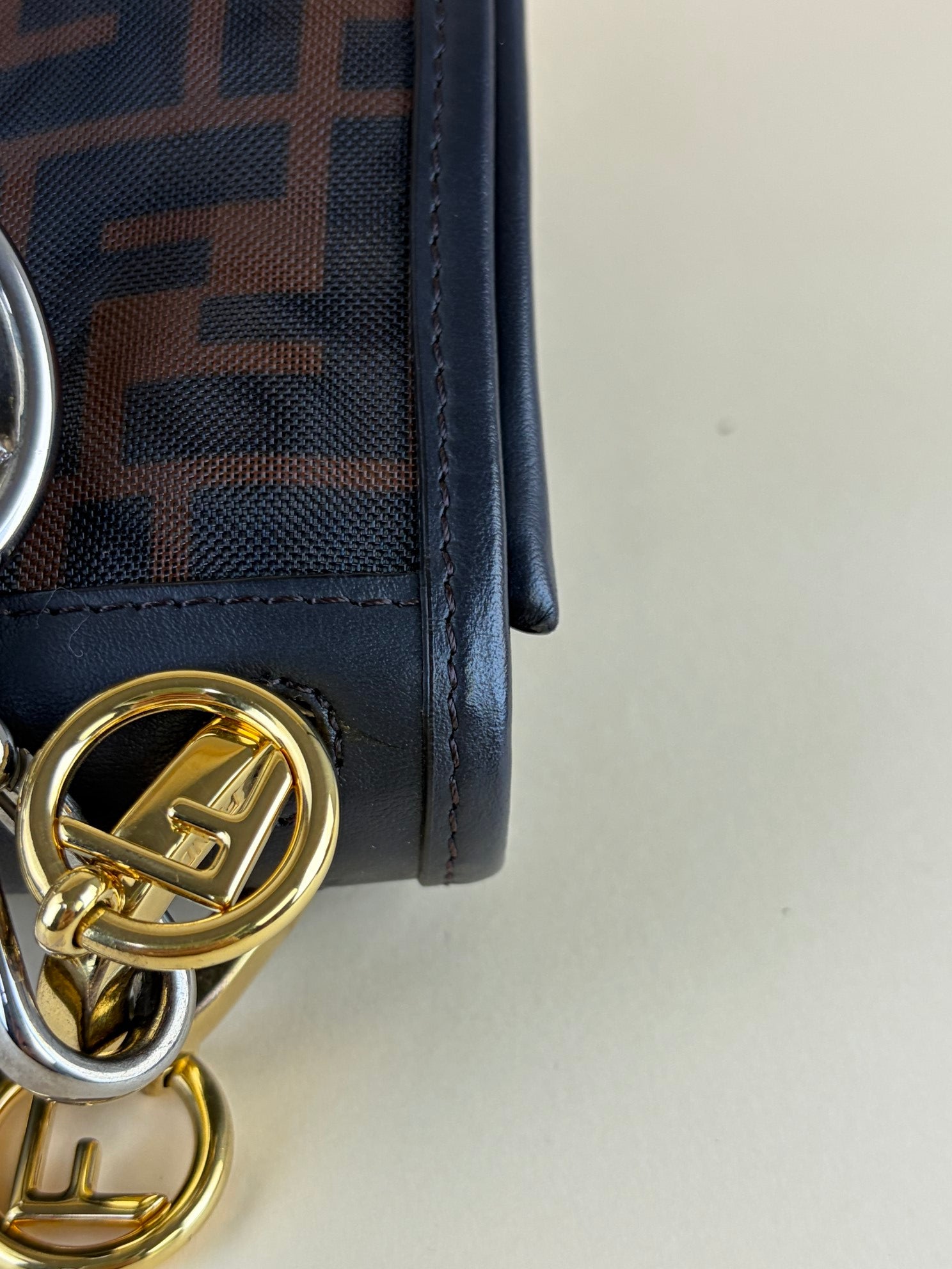 FENDI kan i brown ff mesh and leather shoulder bag