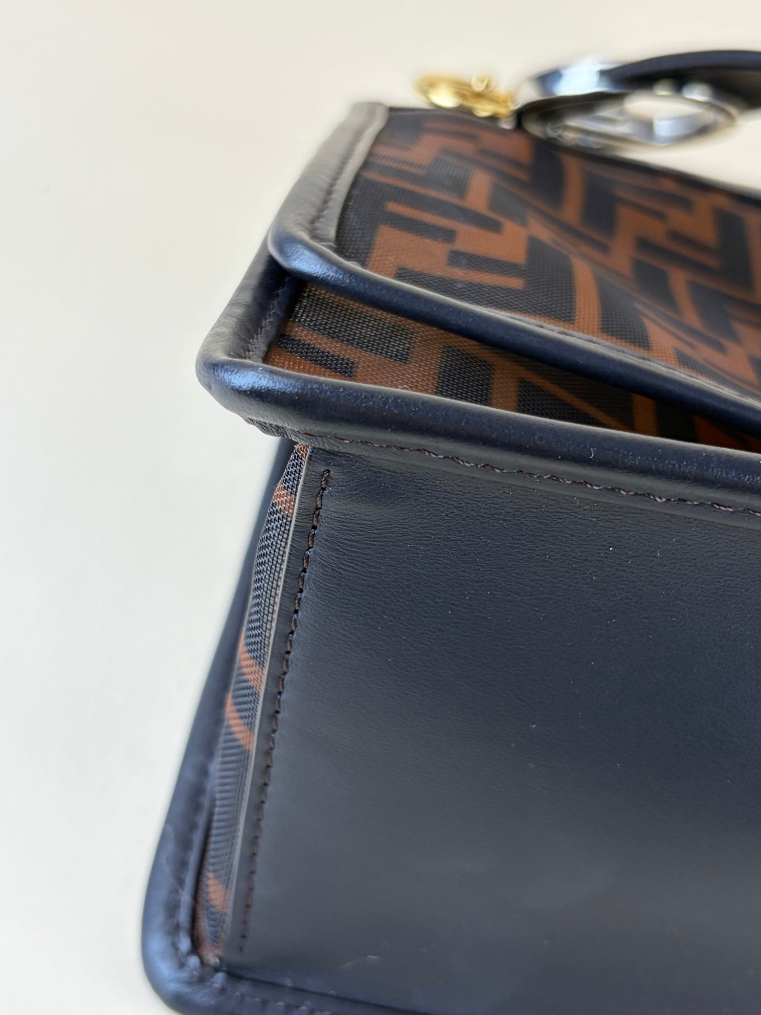 FENDI kan i brown ff mesh and leather shoulder bag