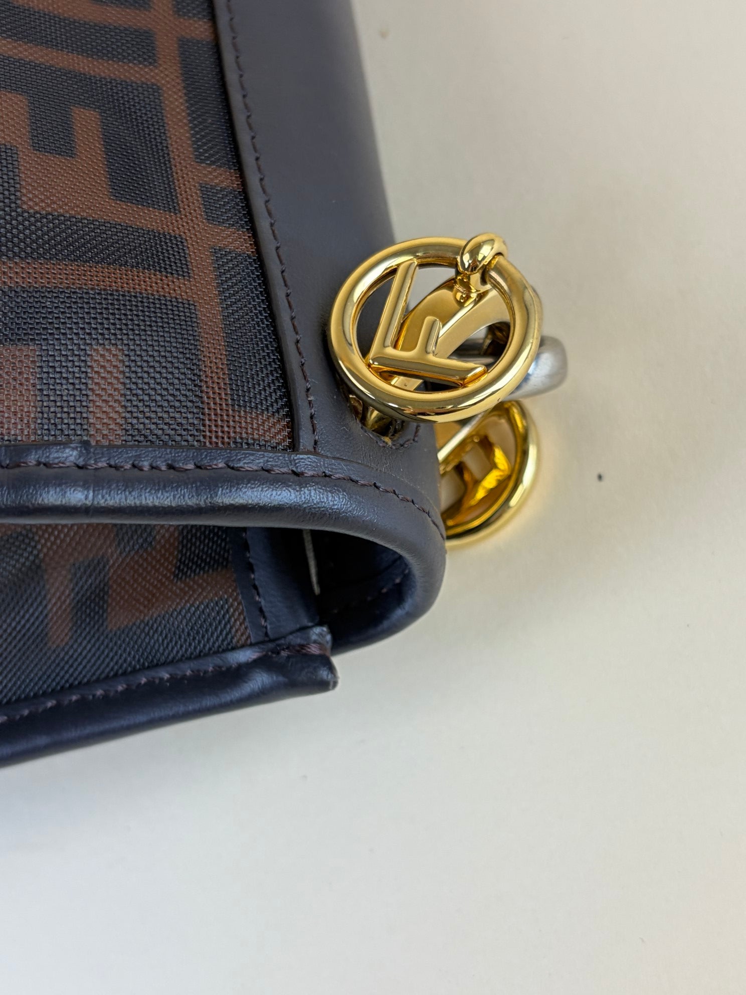 FENDI kan i brown ff mesh and leather shoulder bag