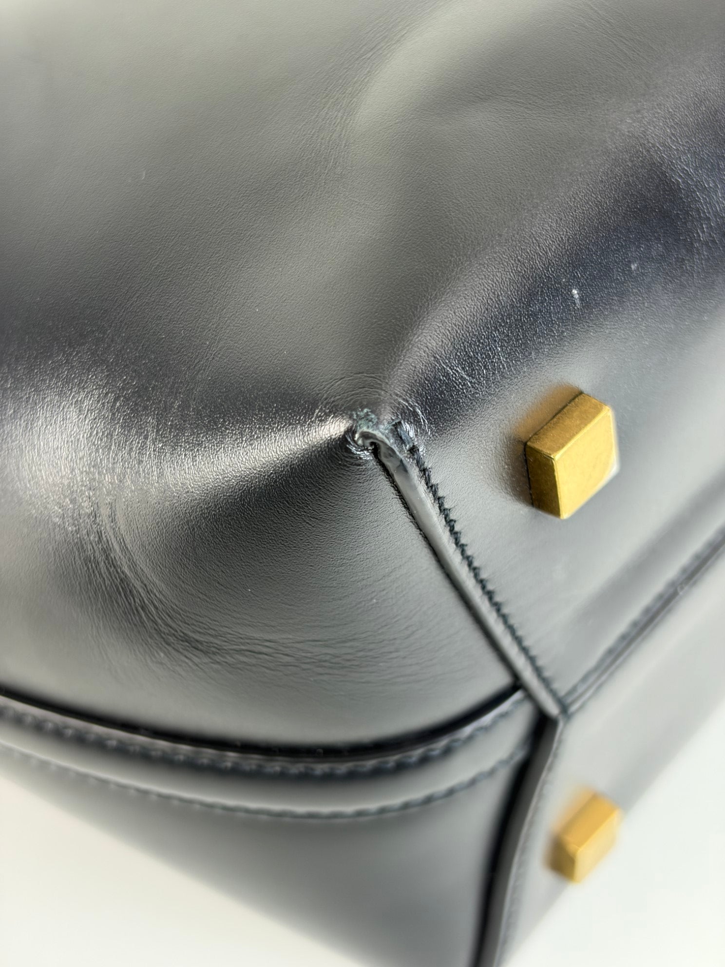 YSL black calfskin shiny leather le 37 small bucket bag