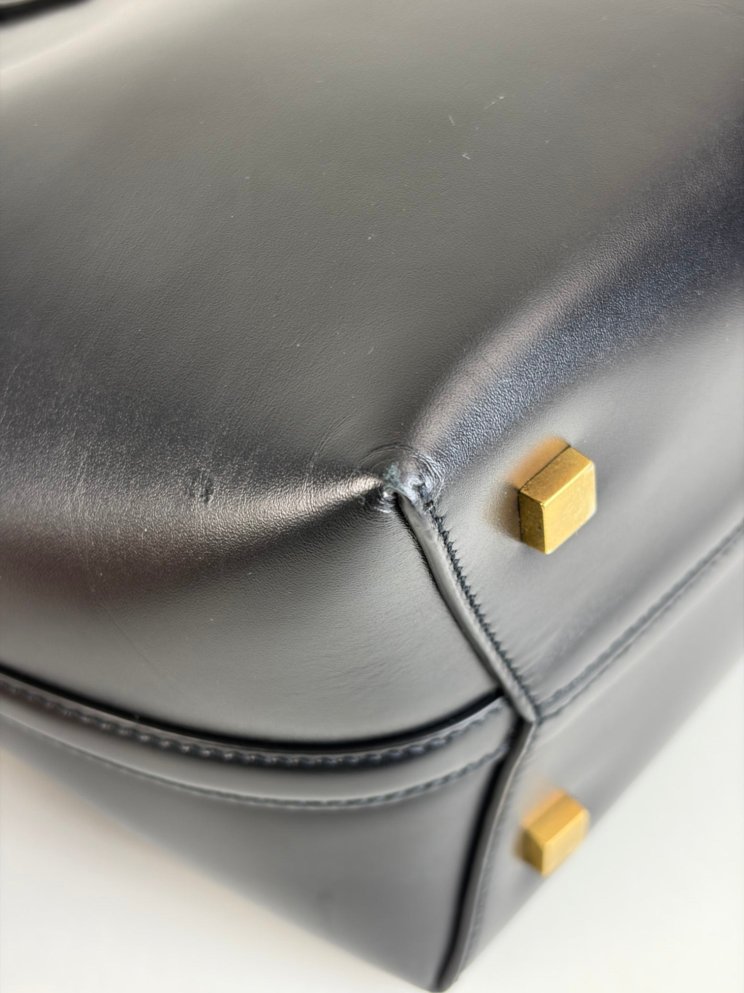 YSL black calfskin shiny leather le 37 small bucket bag