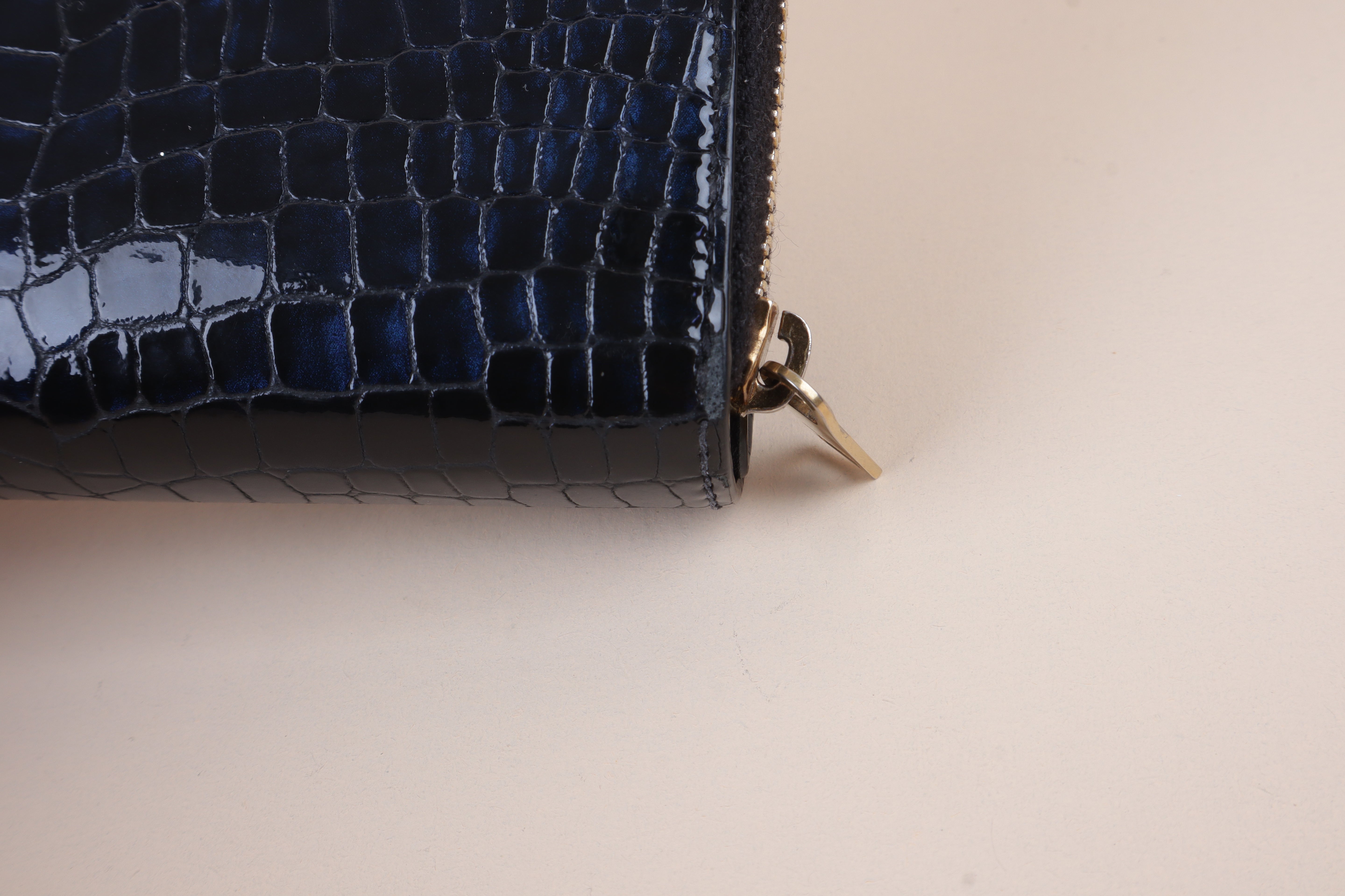 YSL WALLET CROCODILE Embossed BLACK